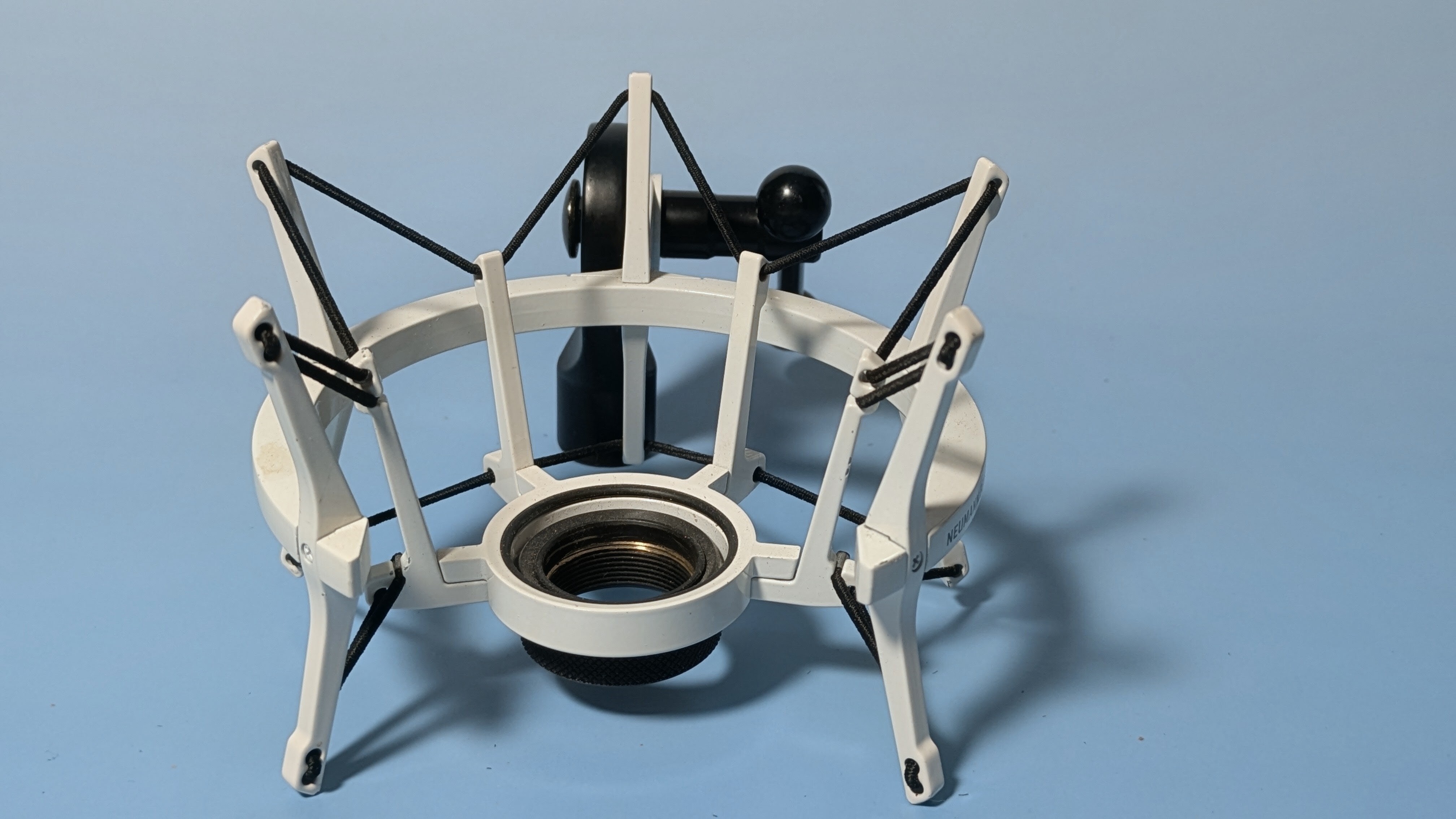 Suspension EA4  Neuman