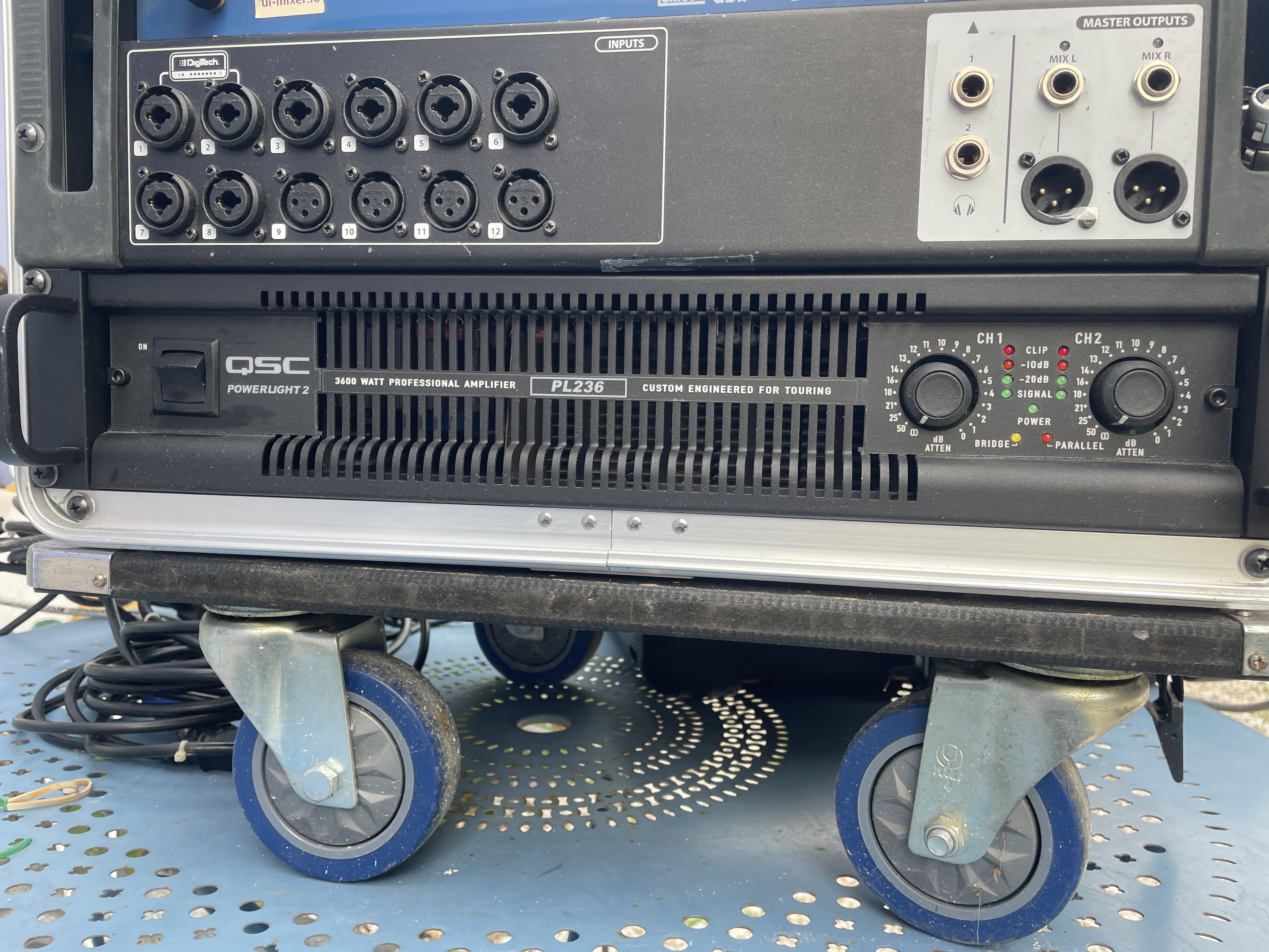 Ampli sono 2*1300 watts QSC