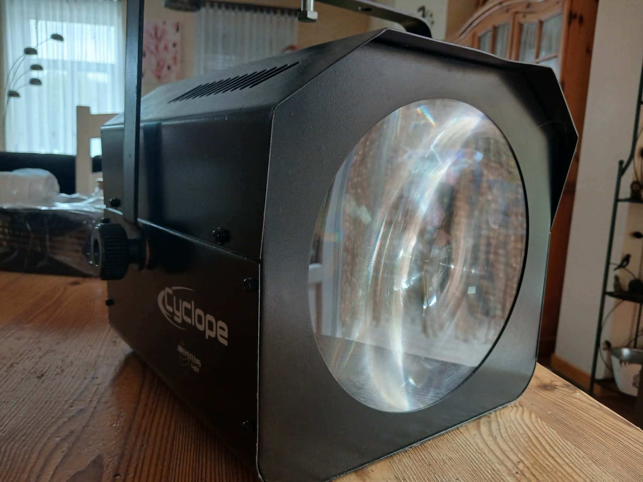 Vends jeu de lumière JB Systems Cyclope