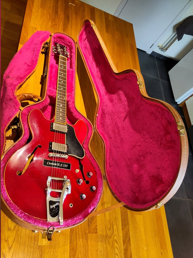 Guitare semi acoustique jazz Gibson ES 335 DOT