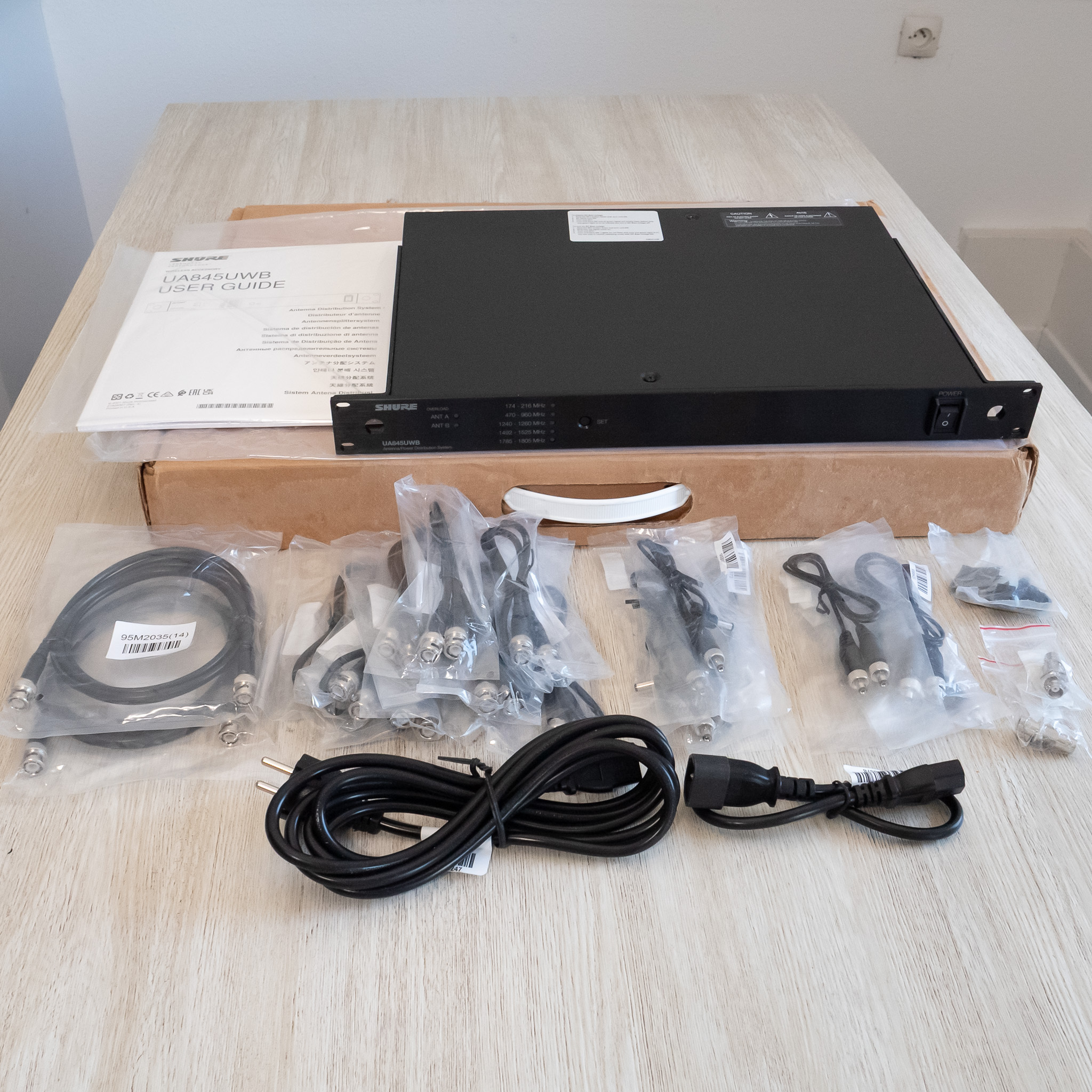 Shure UA845UWB : distributeur d'antennes