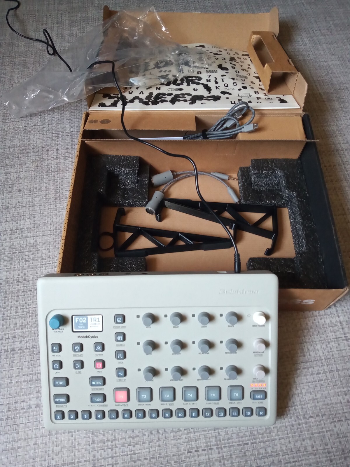 Elektron Model:Cycles (15451)