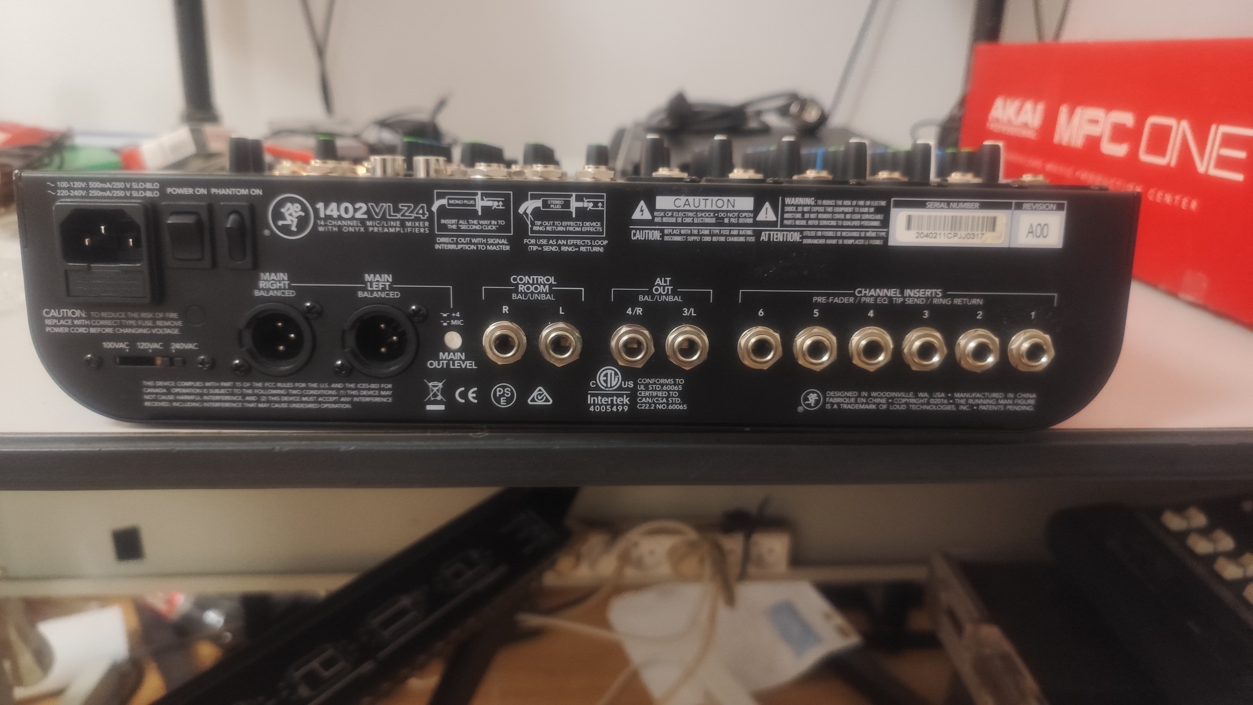 Mackie 1402VLZ4 (17458)