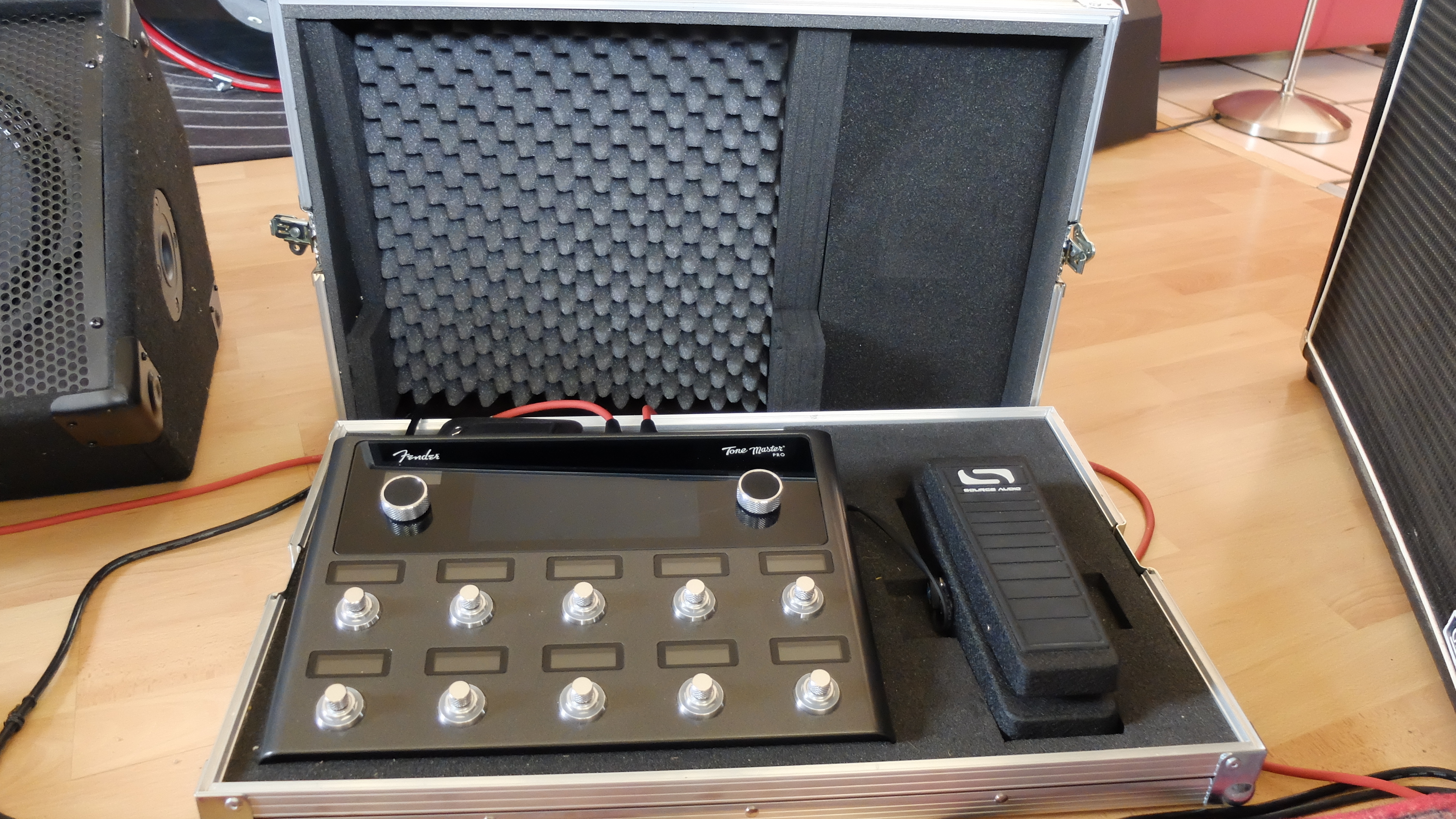 Fender Tone master pro + case + pédale Expression + carte micro SD