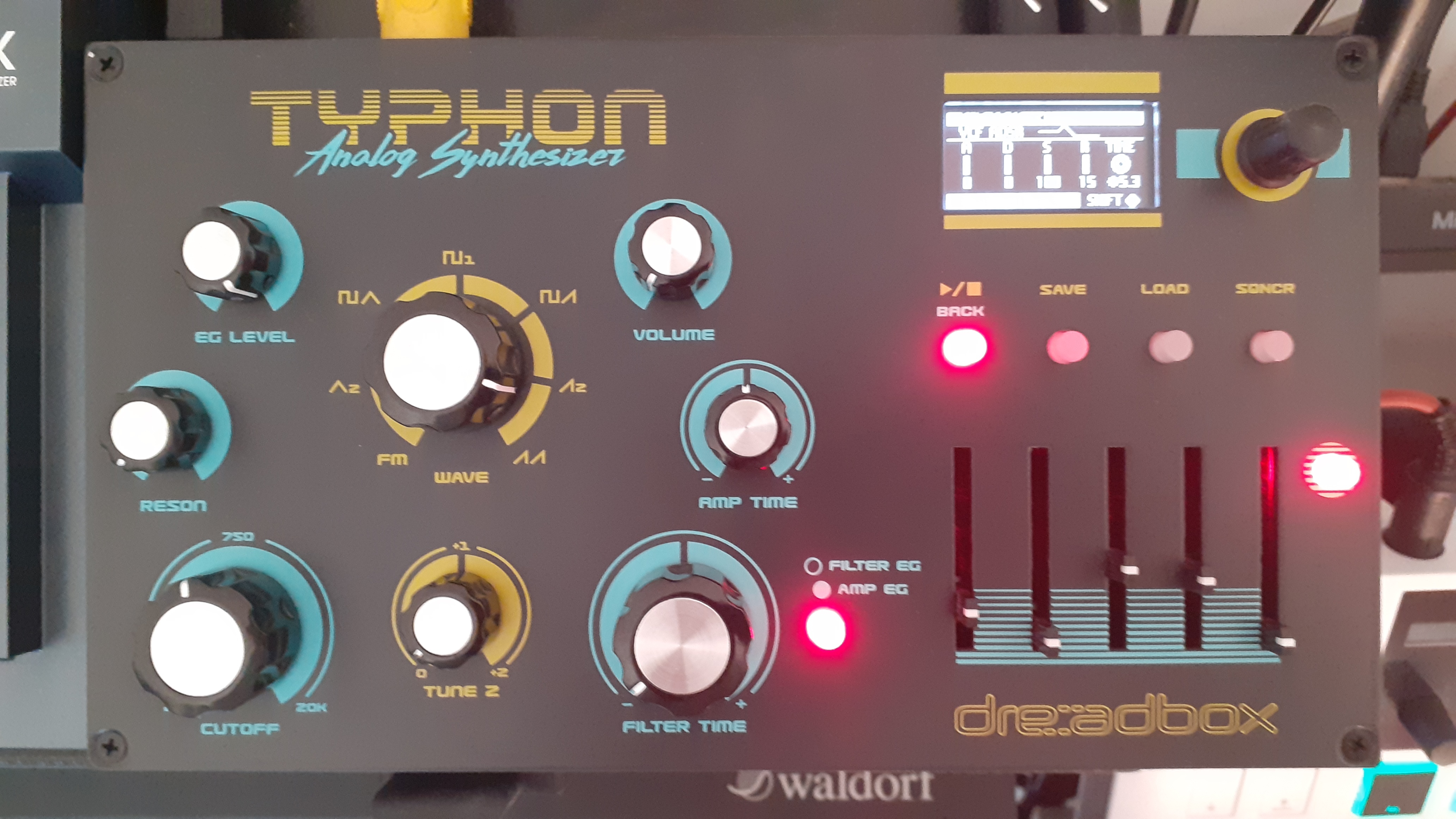 Vends Dreadbox Typhon