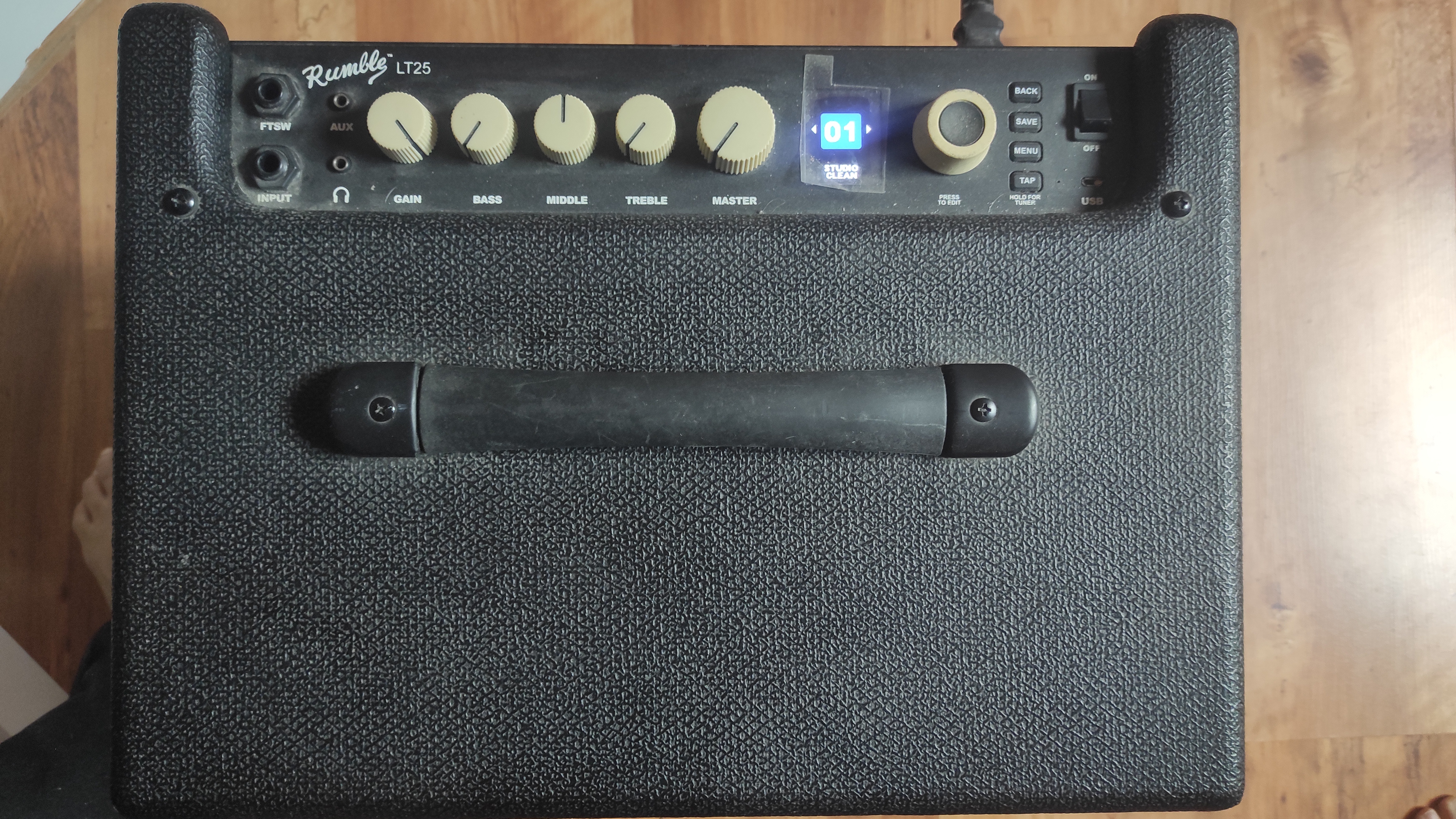 Ampli basse Fender LT25