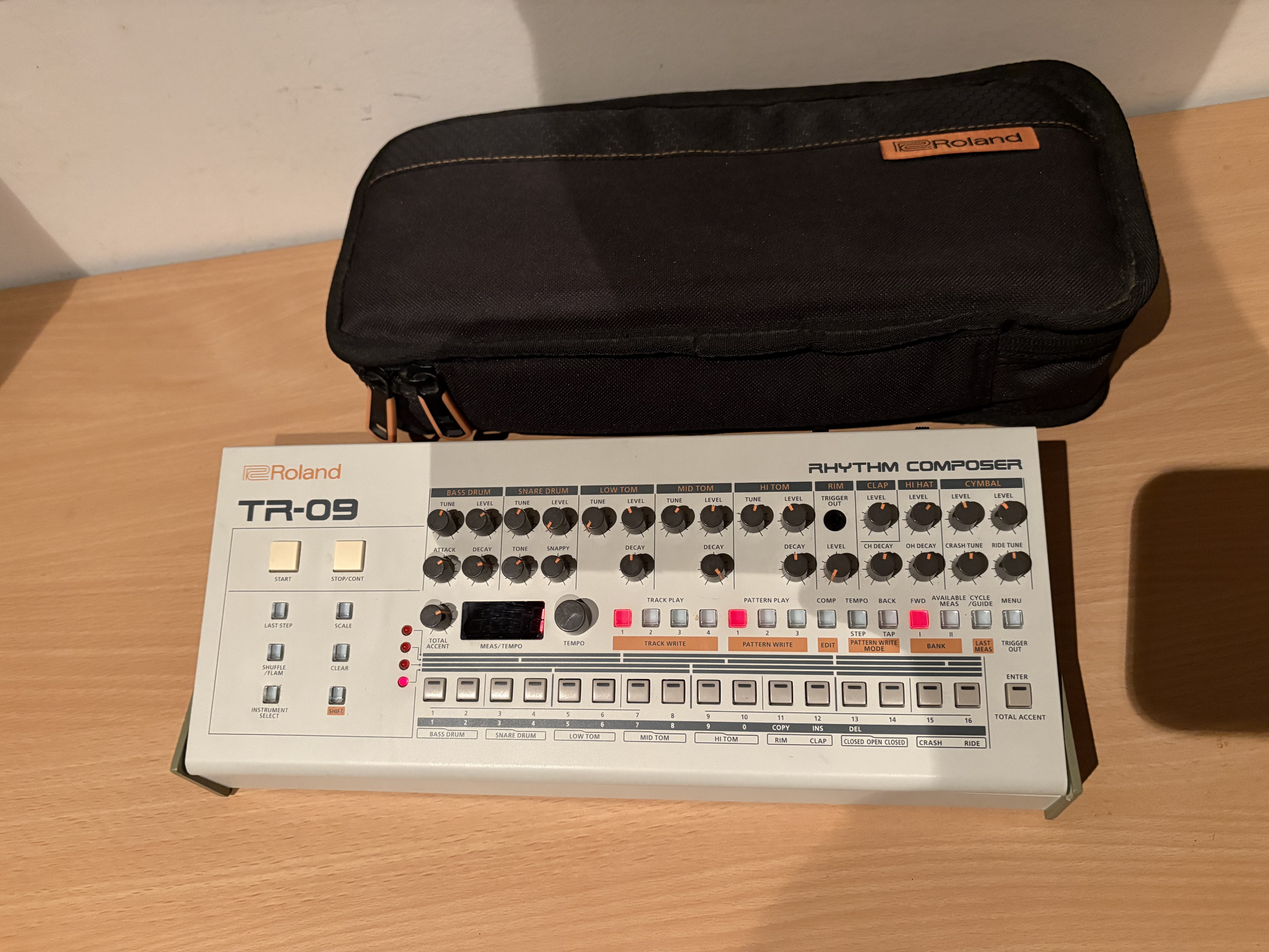 Roland TR 09 + housse 