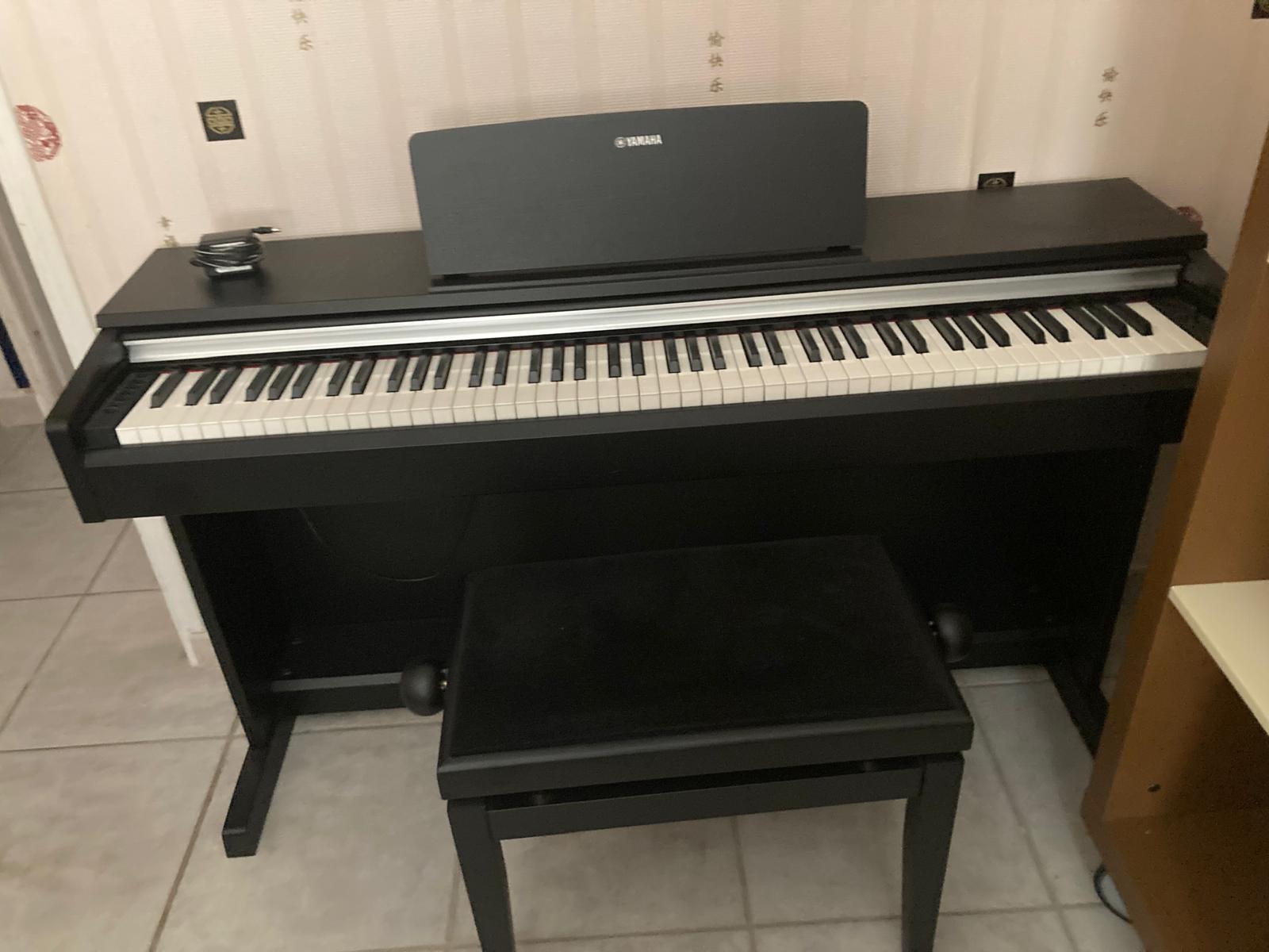 Piano numérique Yamaha YDP-142
