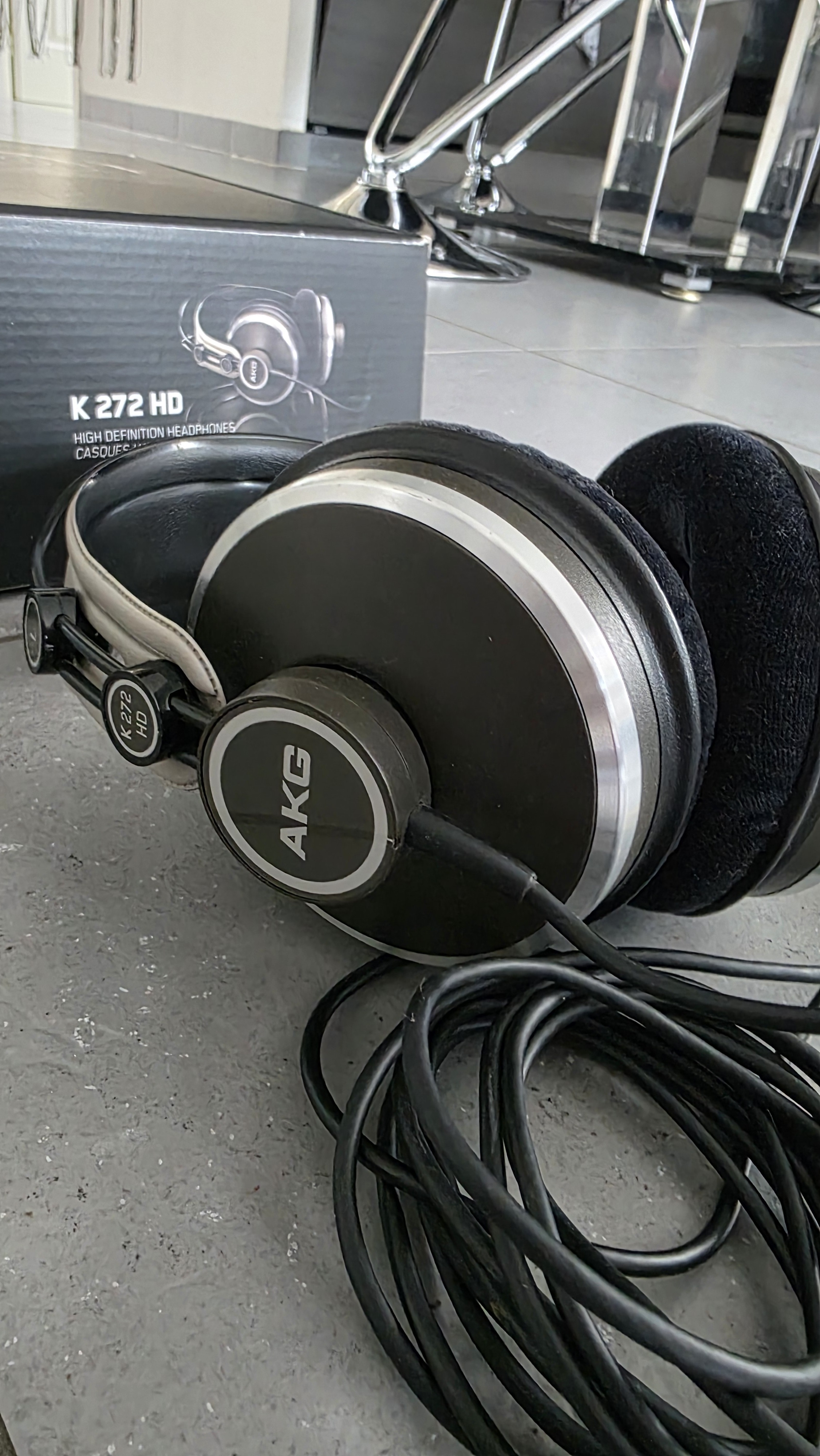 Casque studio fermé AKG K272HD comme neuf, très peu servi 79€€