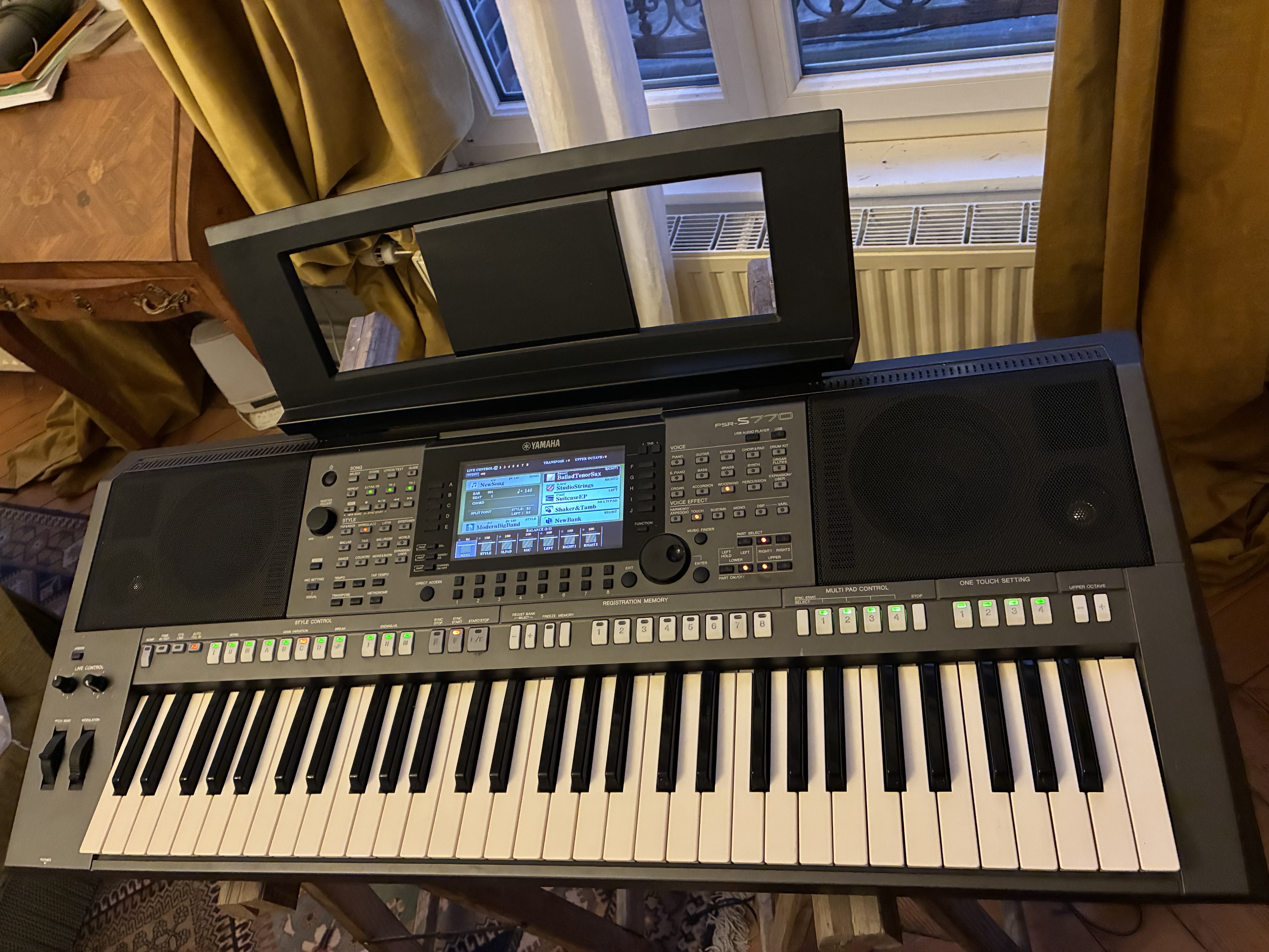AV arrangeur Yamaha PSR S770 TBE
