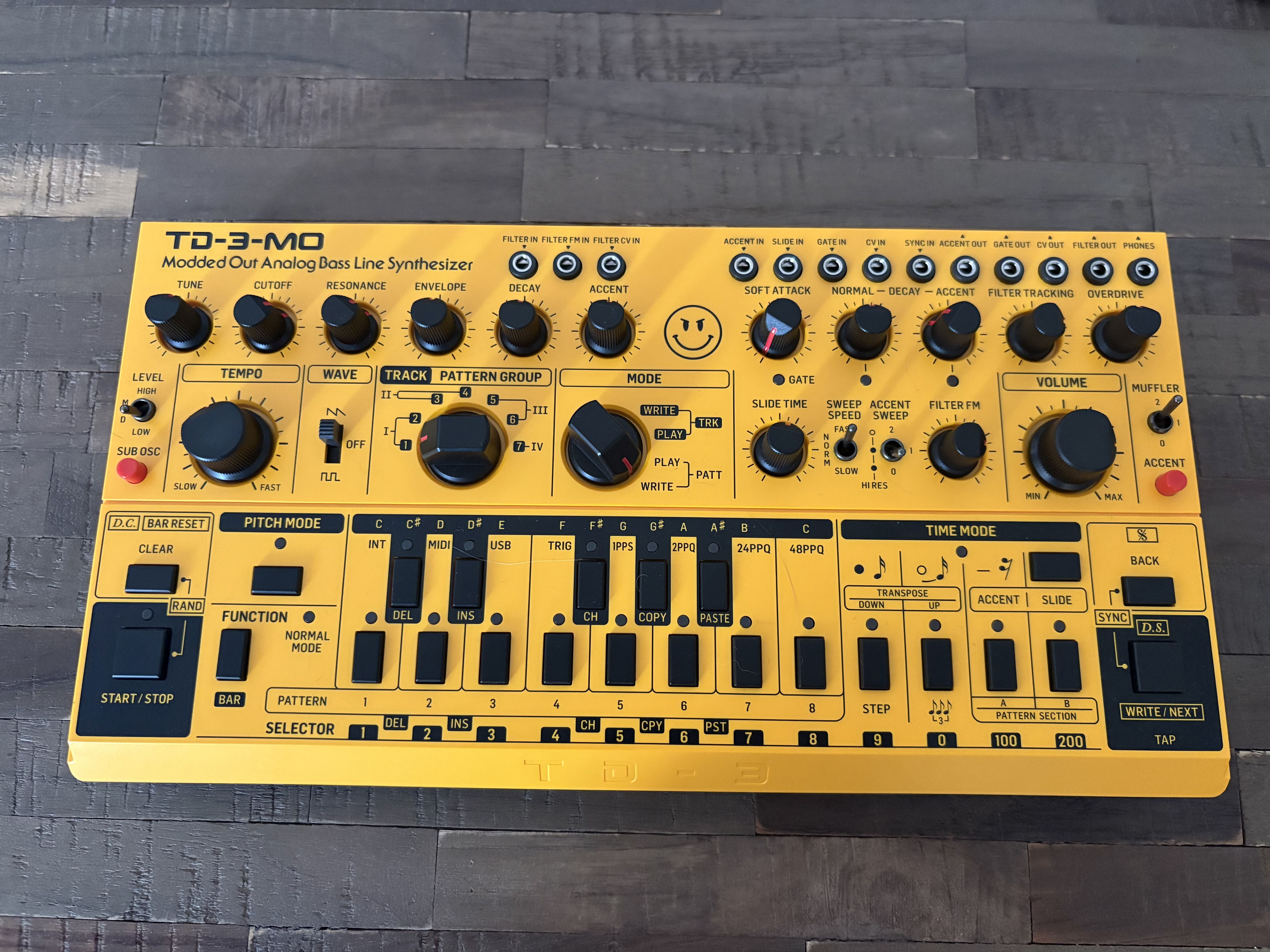 Vends Behringer TD-3-MO + accéssoires