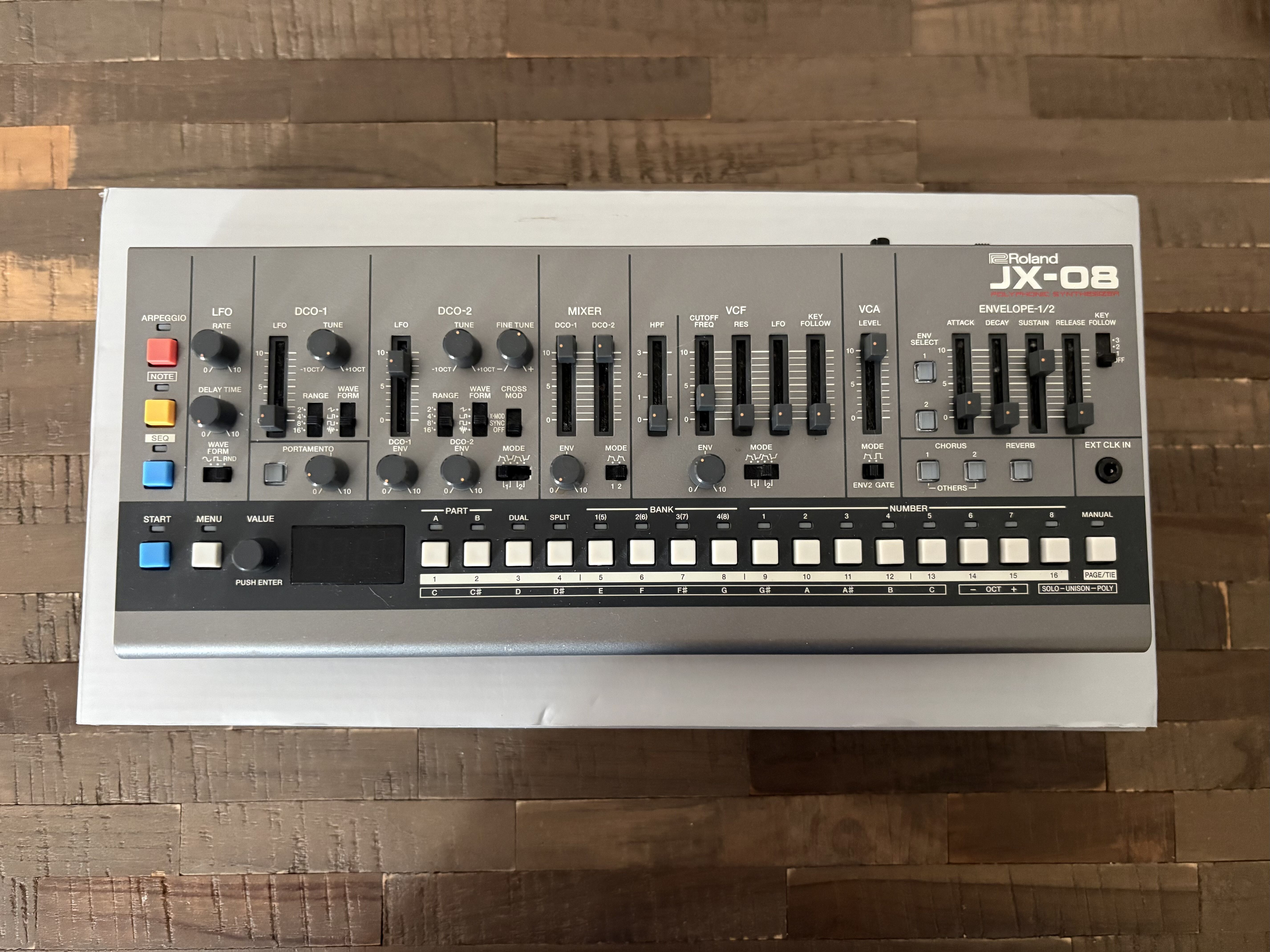 Roland JX-08 + accessoires