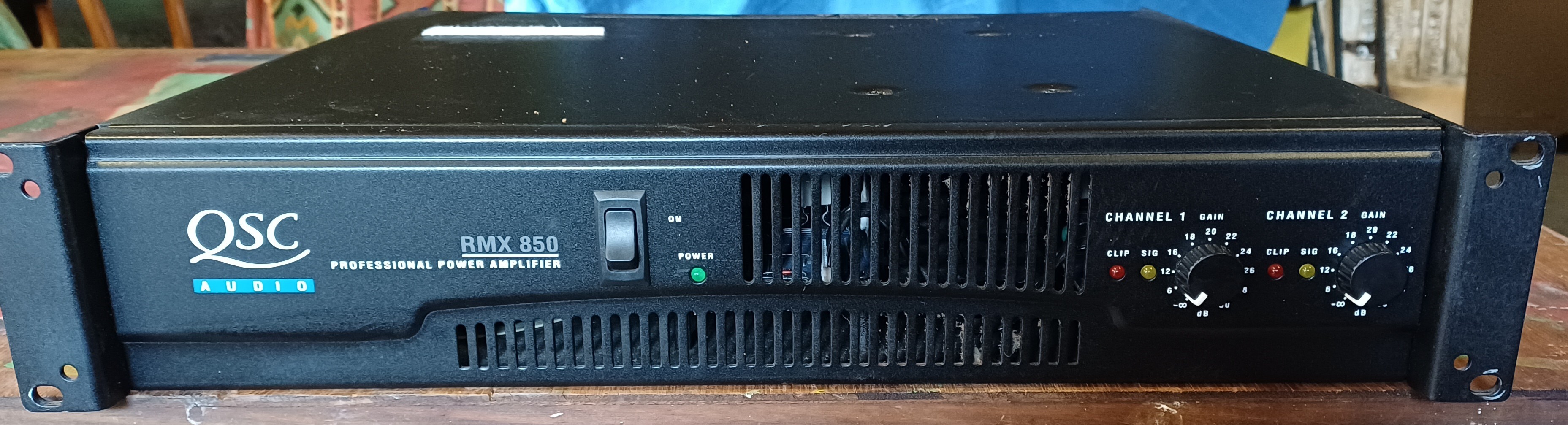 Vends Ampli QSC RMX850