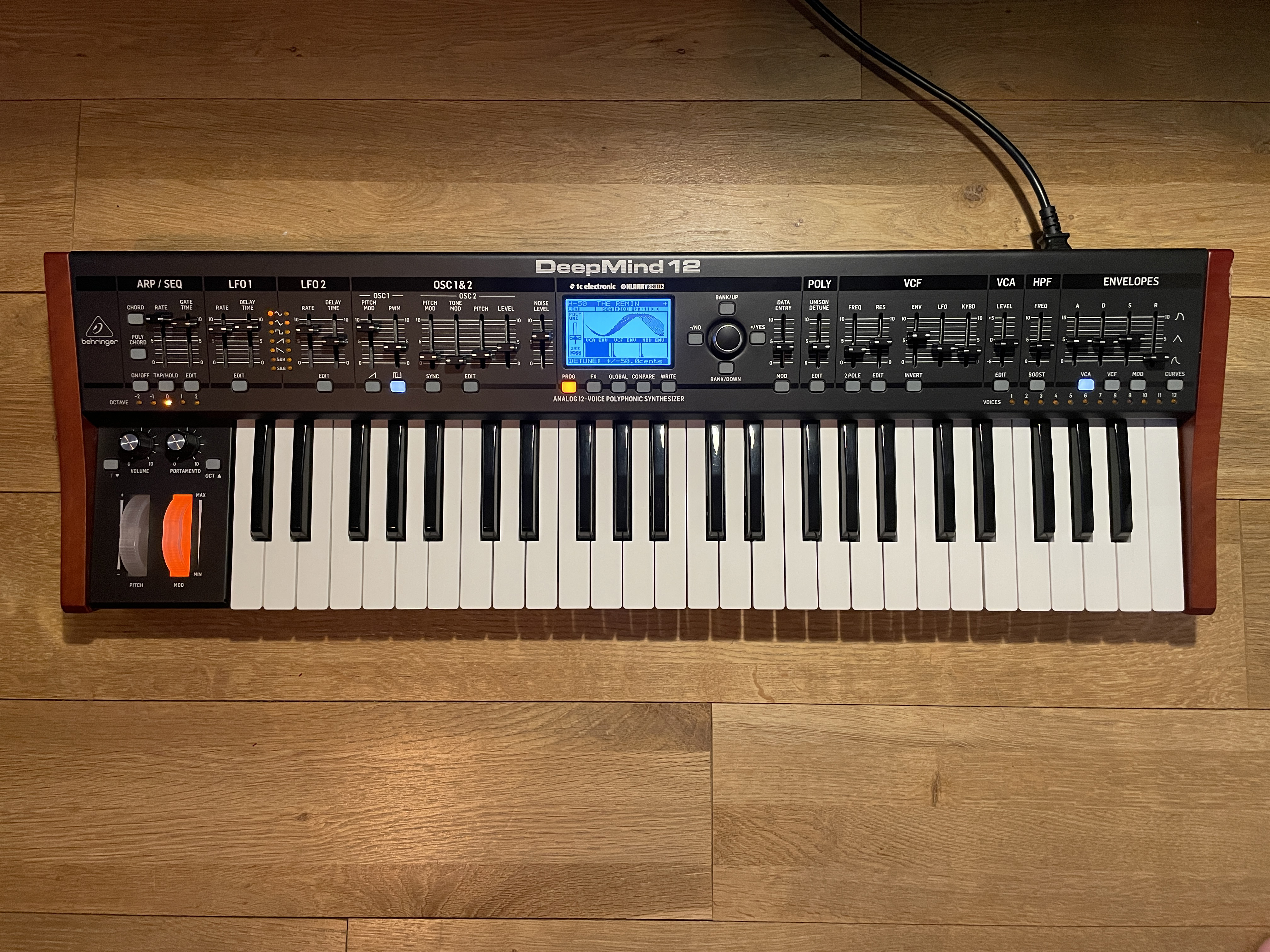 Synthétiseur Behringer DeepMind 12