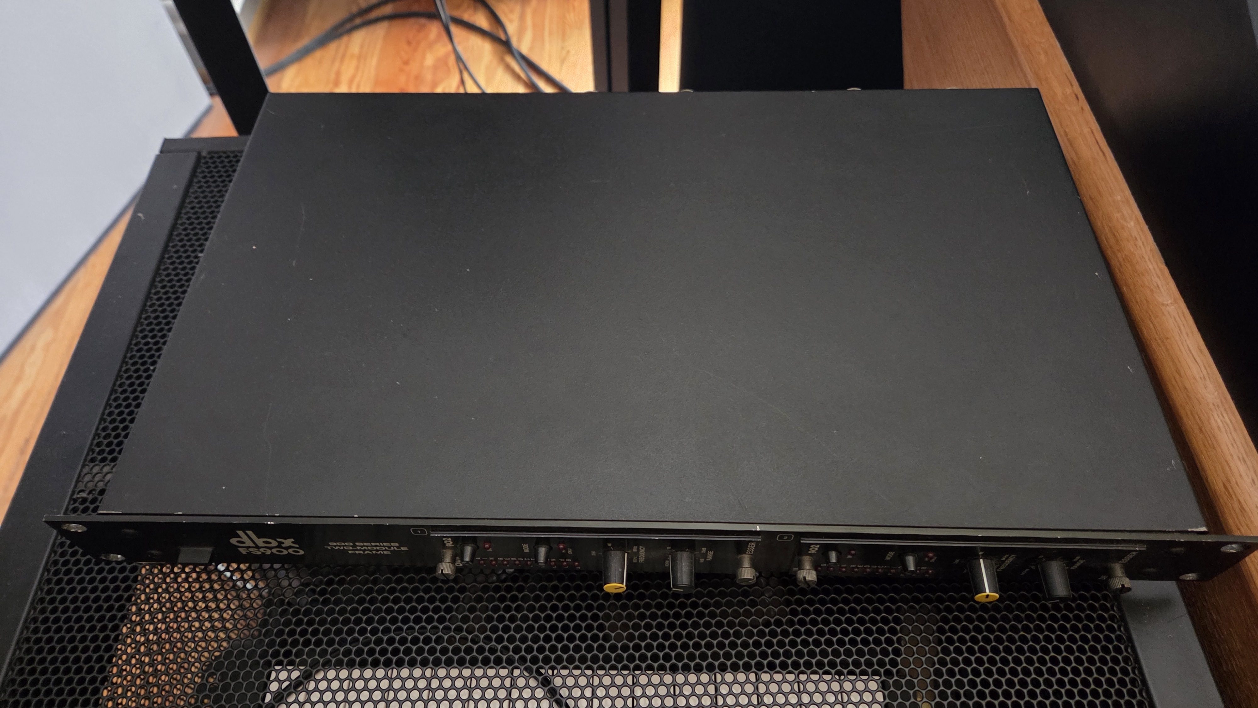 dbx 902 (306)