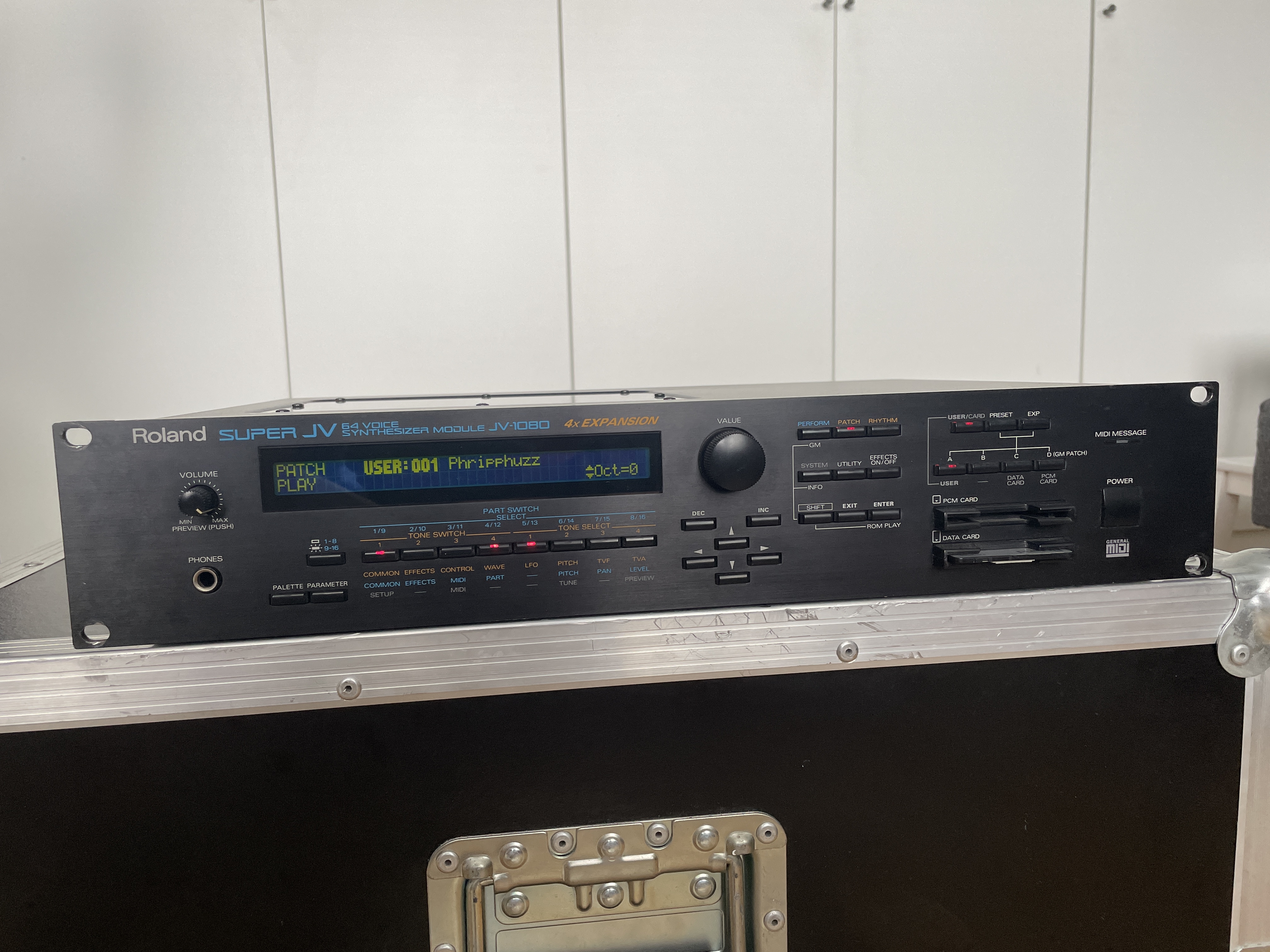 Roland JV-1080 + carte mémoire M-256E