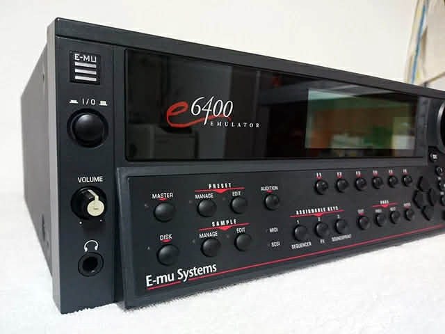 Echantillonneur E-Mu E-6400 + lecteur SCSI + 3 CD de sons