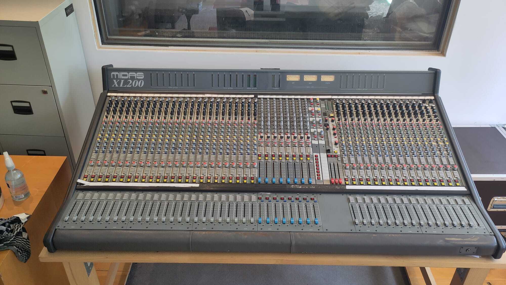 Vends Midas XL 200 (avec flight case)