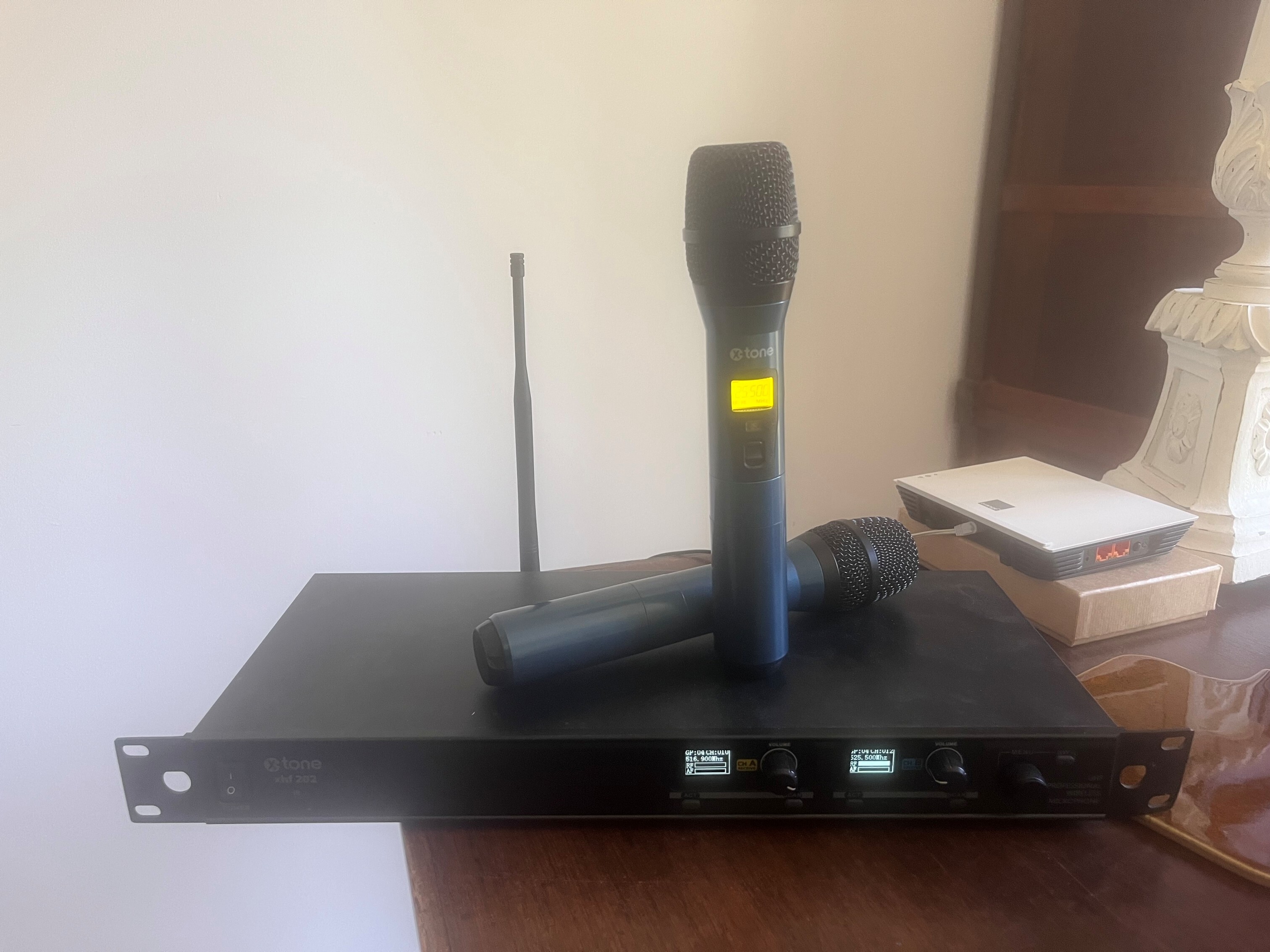 Vends Paire MIcro sans fil XHF 202 