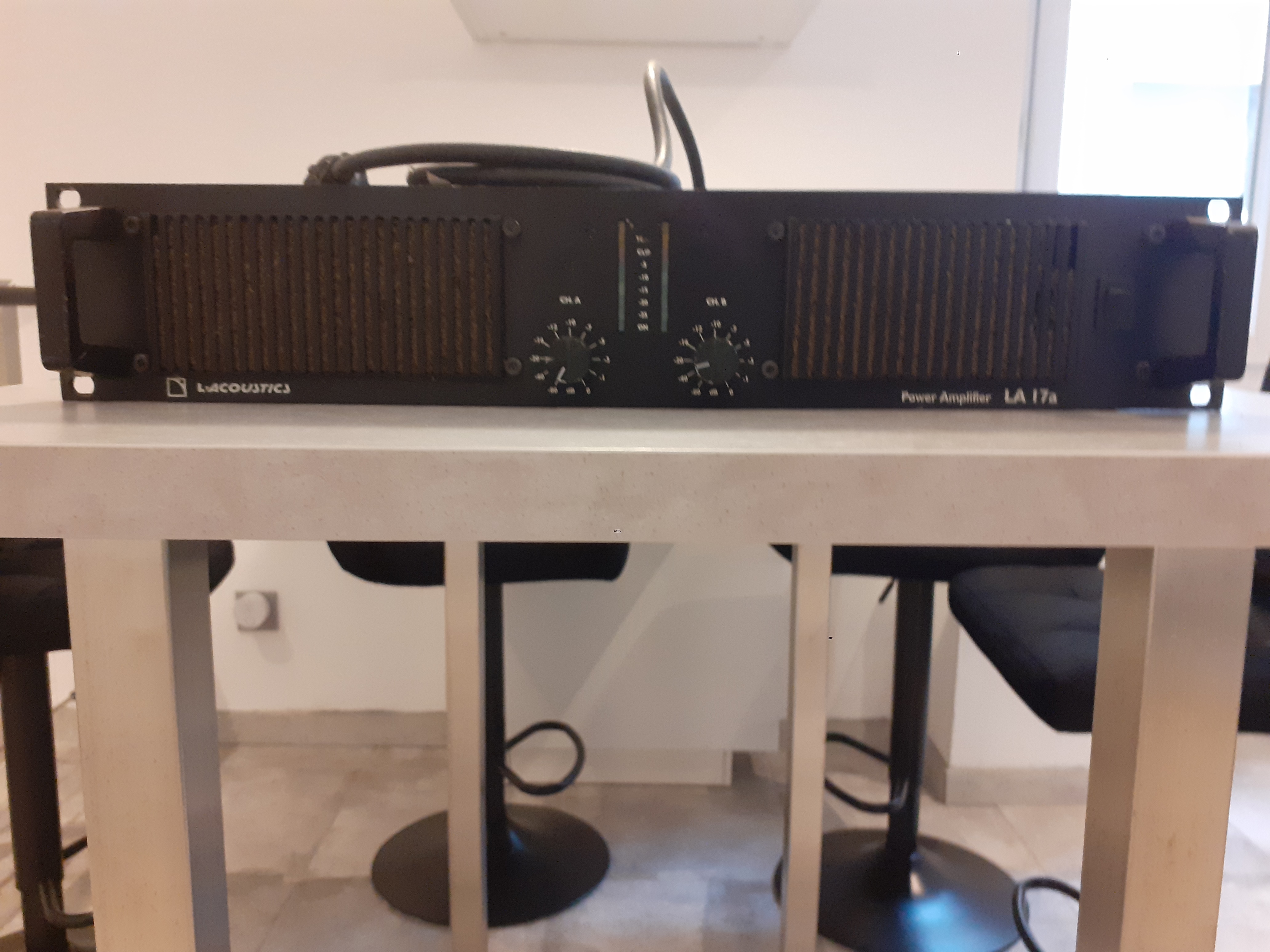 L-Acoustics LA17a (x2) — Amplis de puissance sono 2 canaux