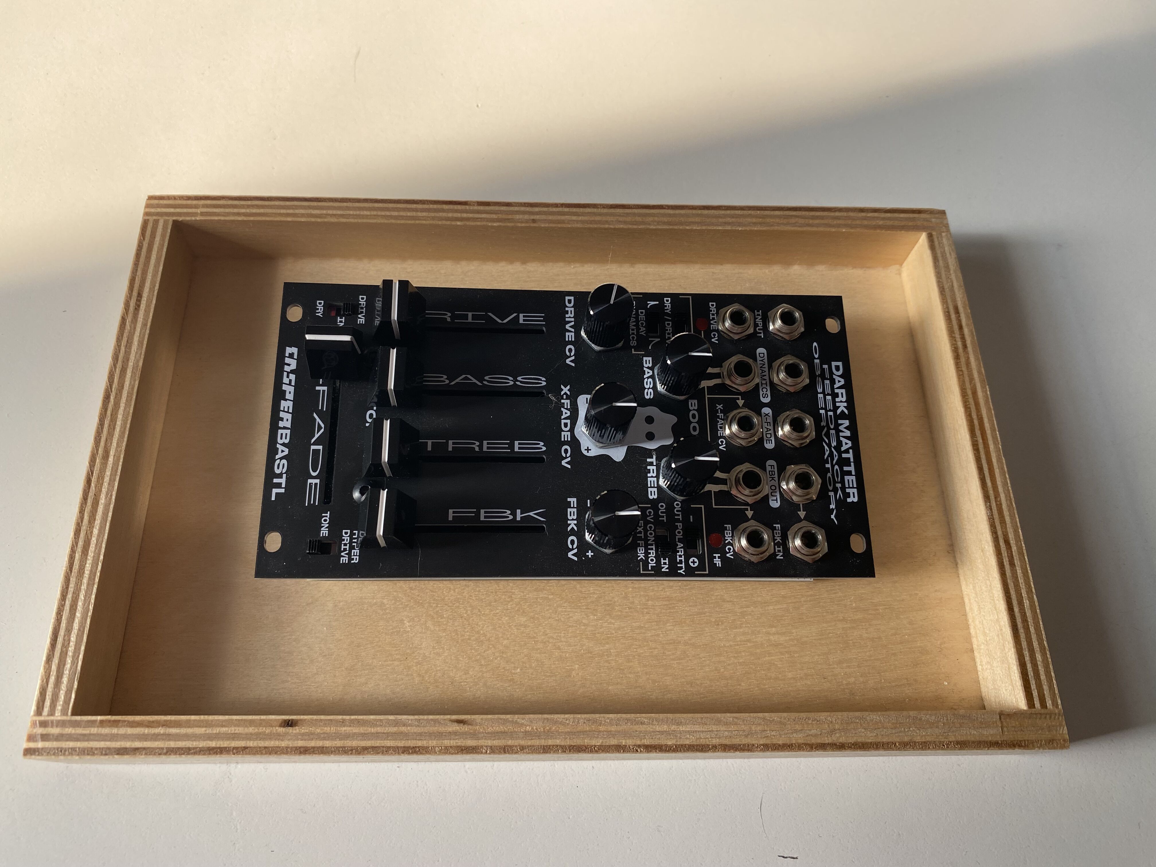 Vends Bastl Dark Matter