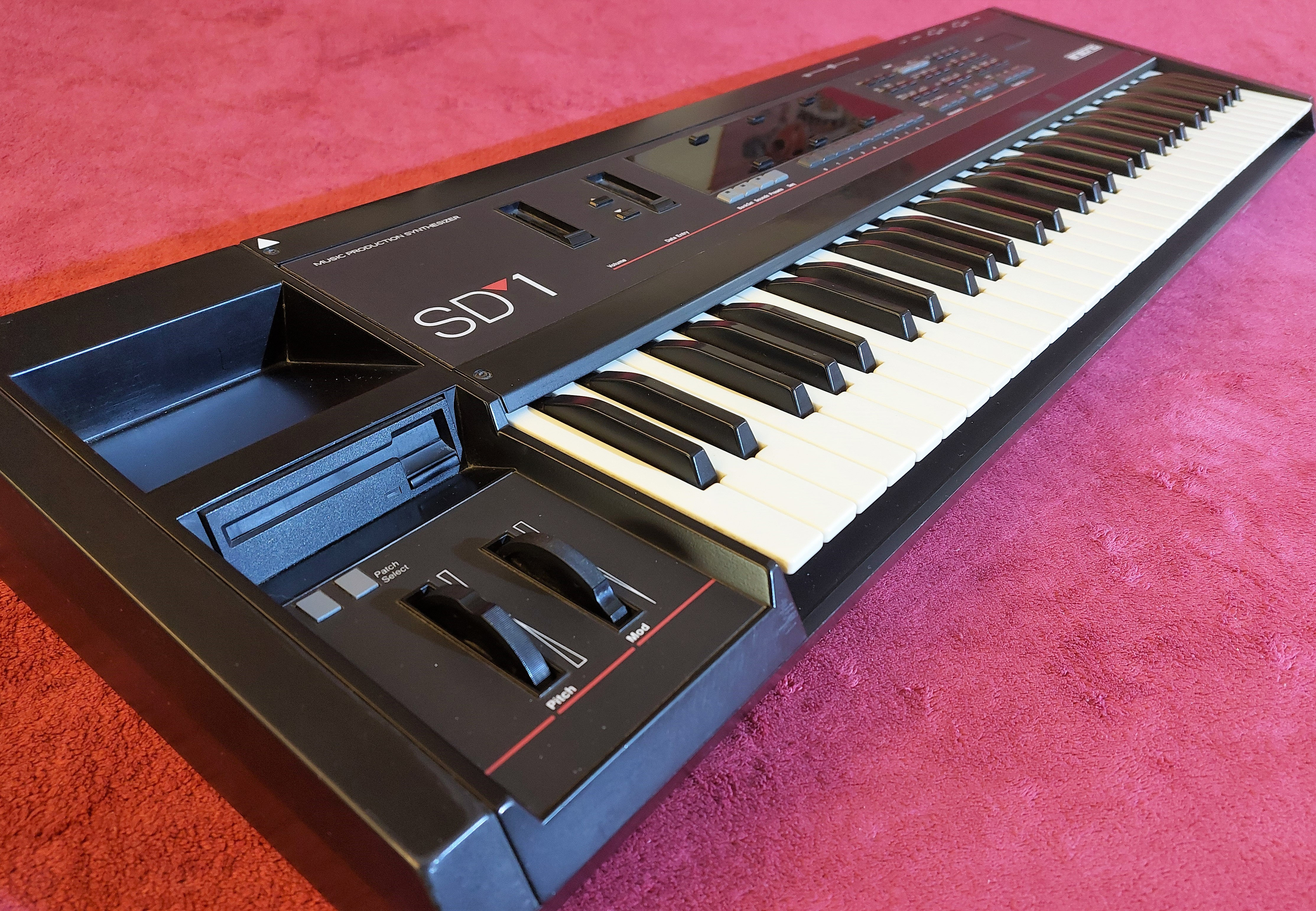 Vends ENSONIQ SD1  + cartouche + disquettes 