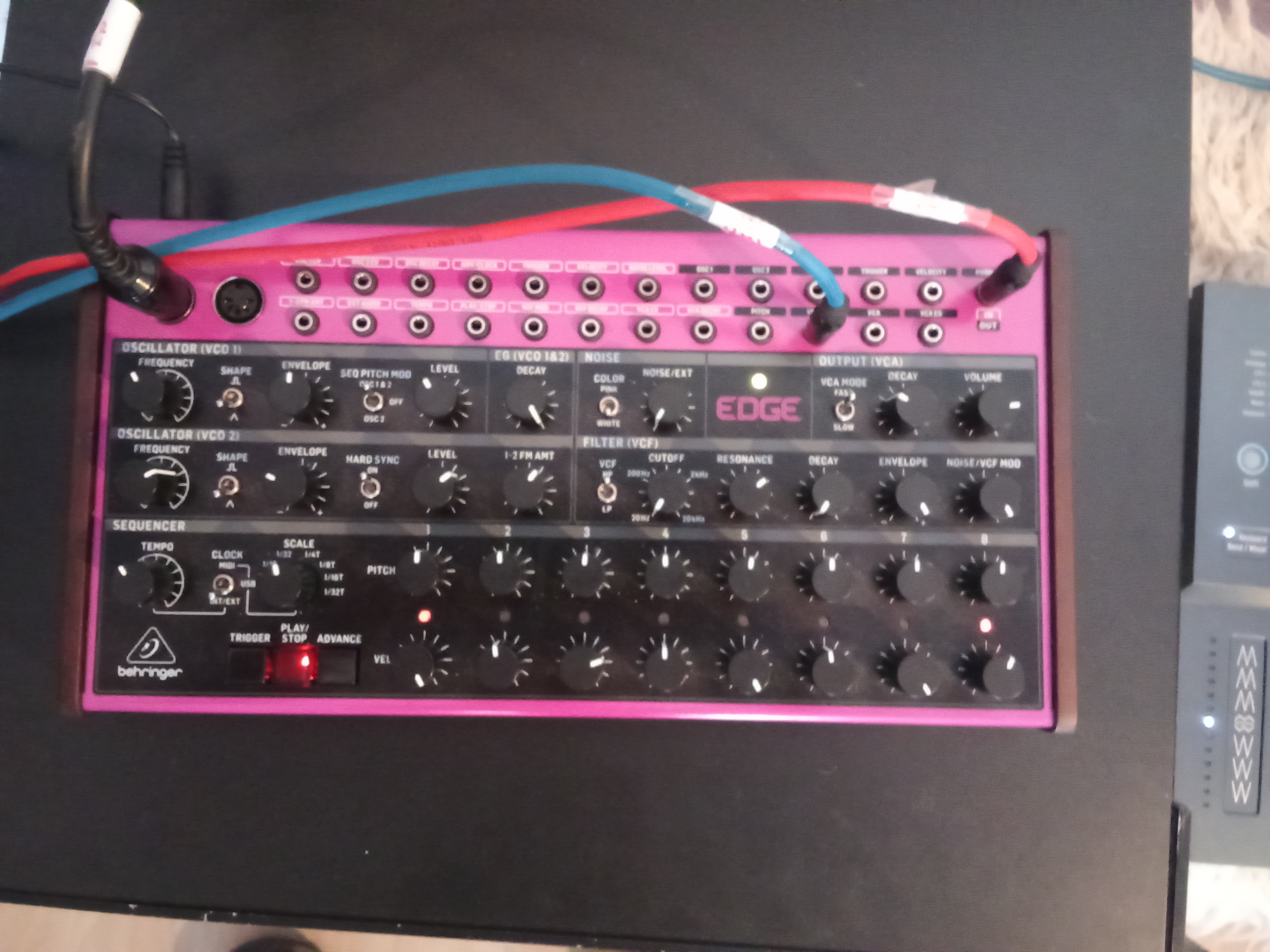 Vends Behringer Edge état neuf