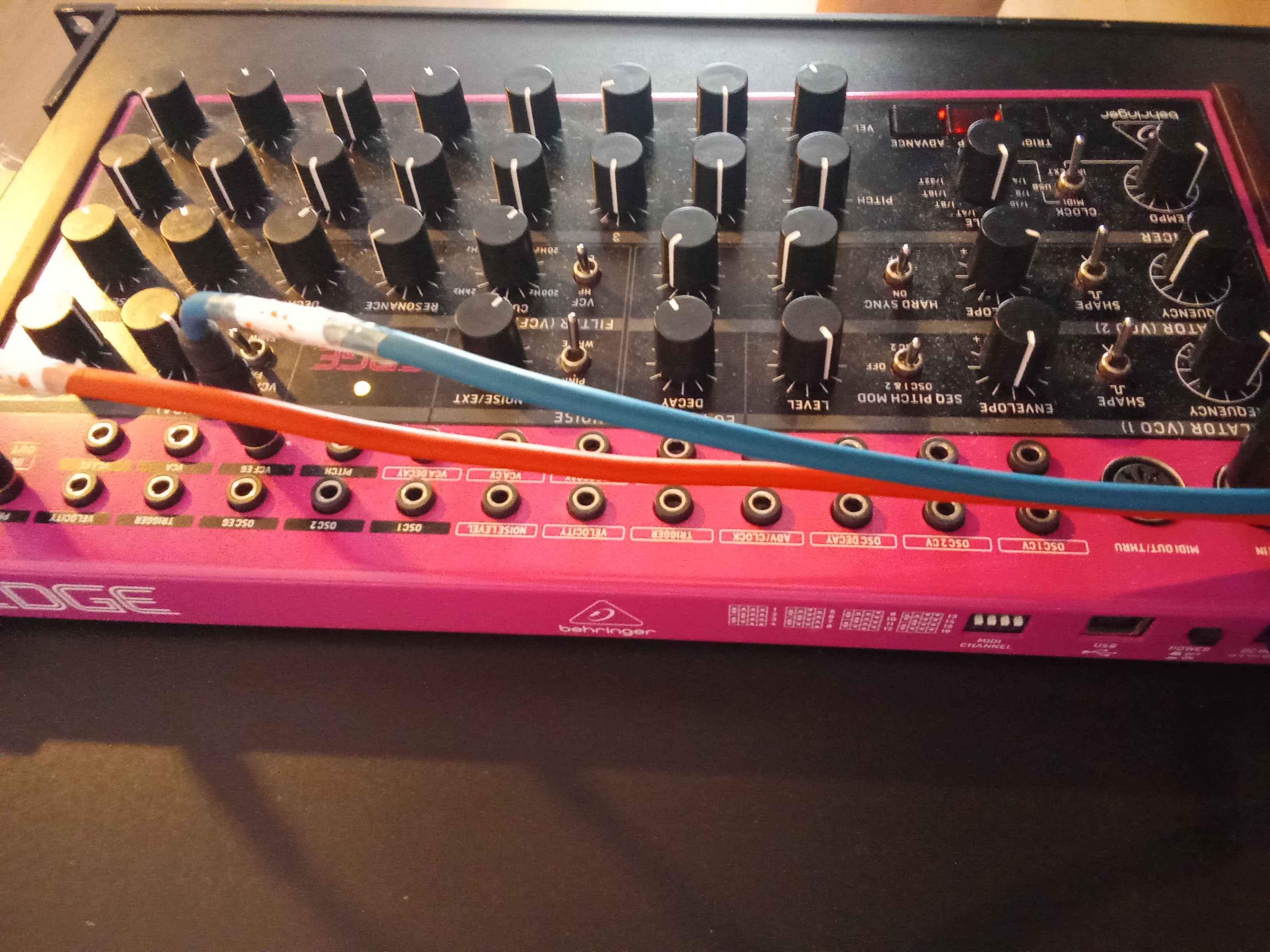Behringer Edge (9992)