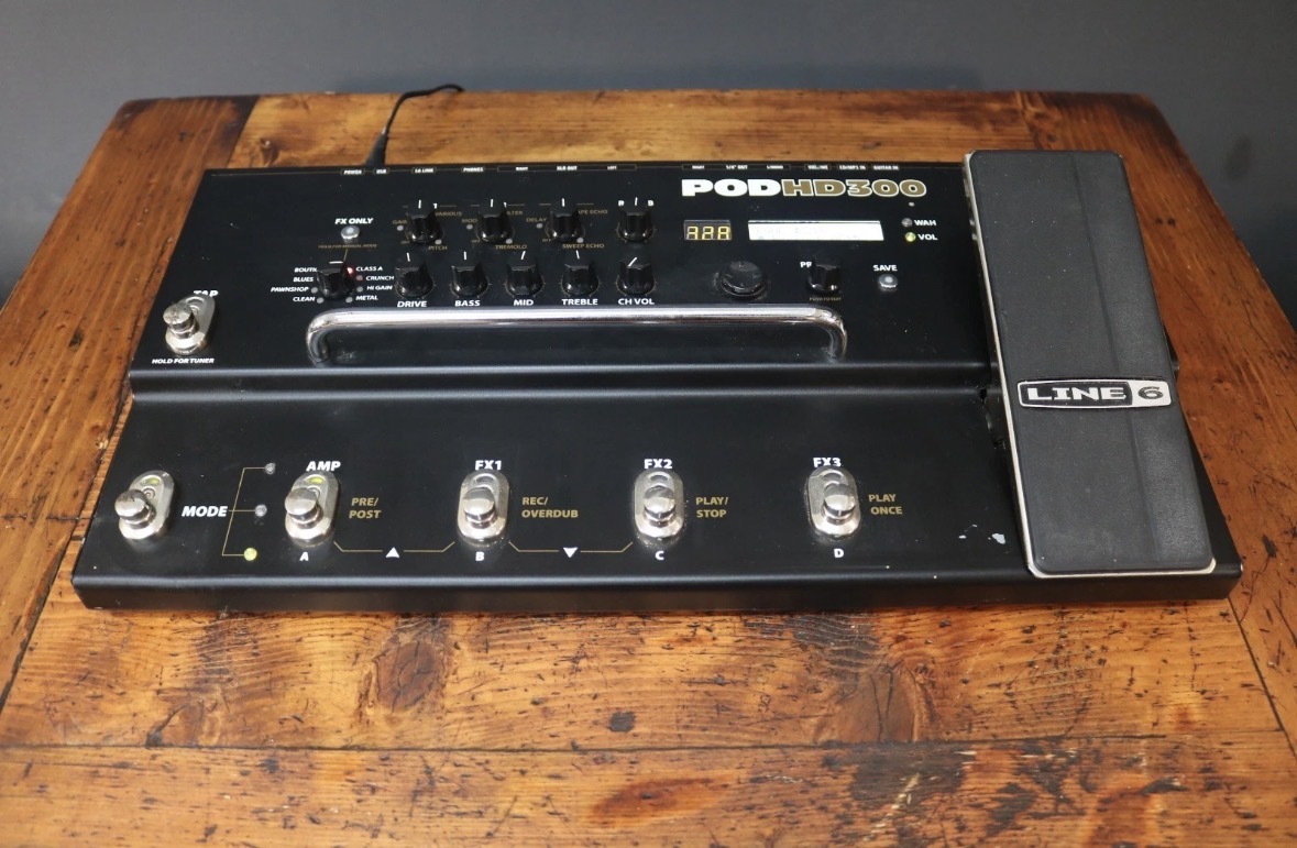 Vends je 300 pod line 6