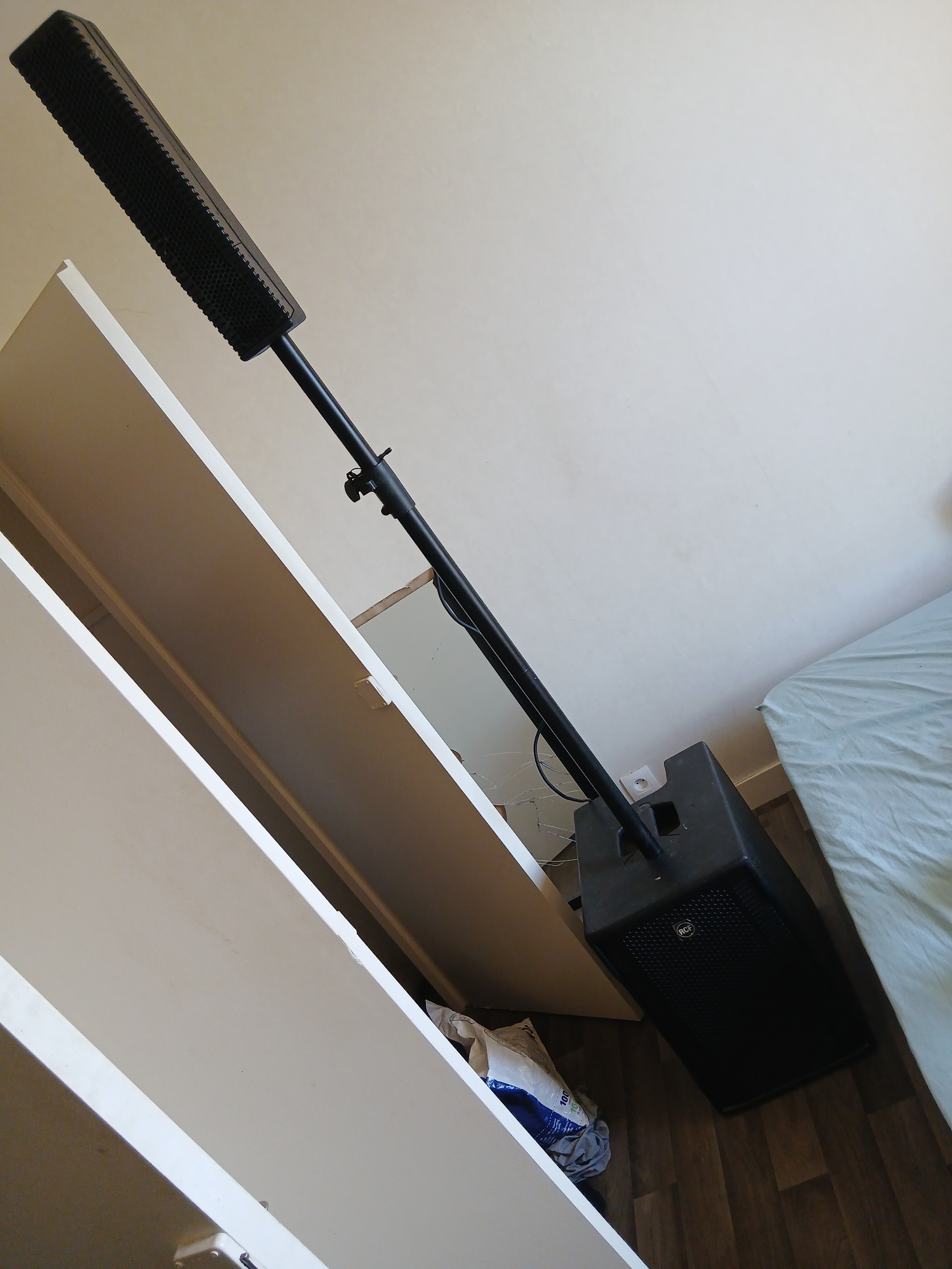 Vend rcf evox 8 v2