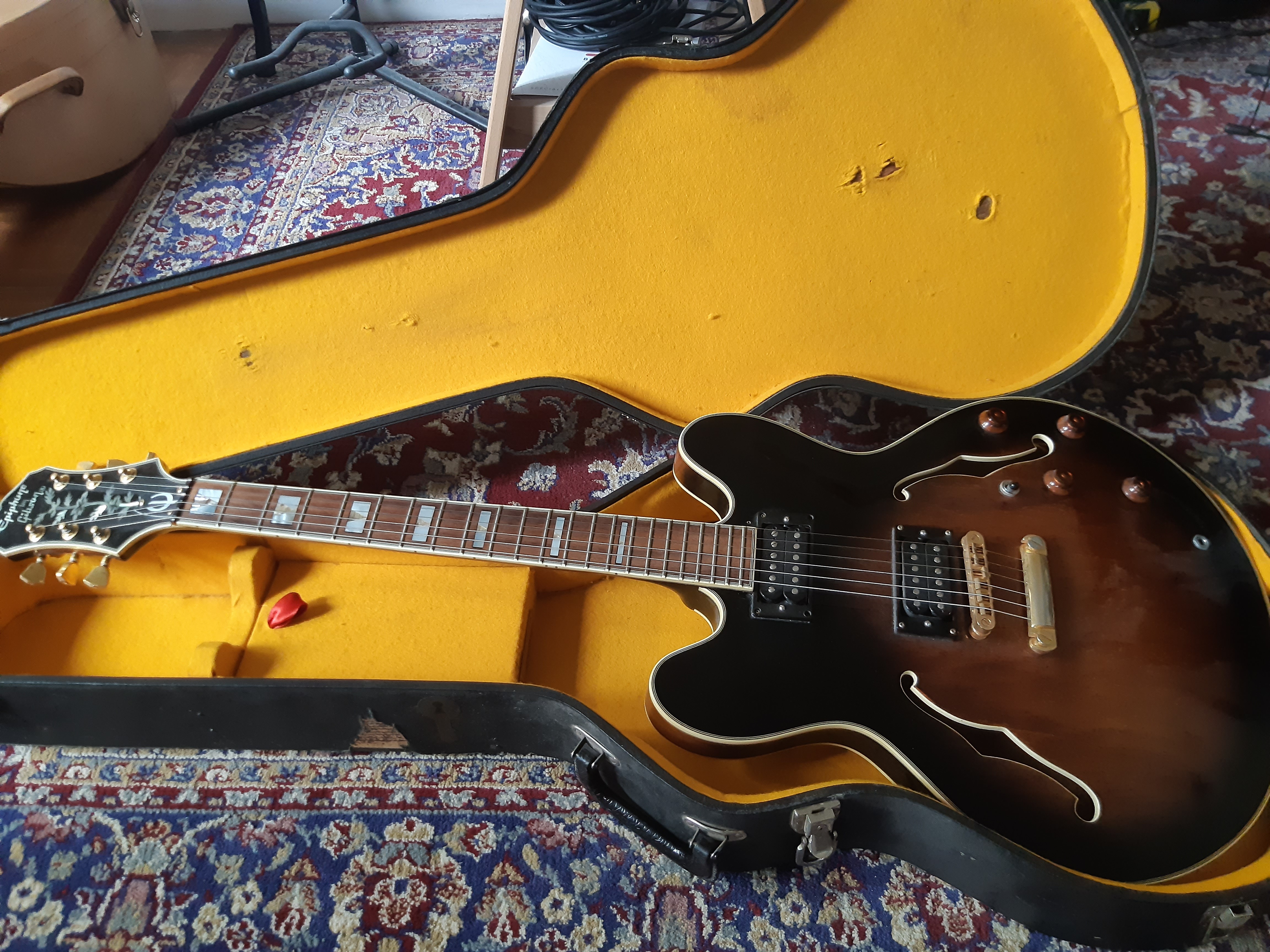Sheraton "Epiphone by Gibson" de 88