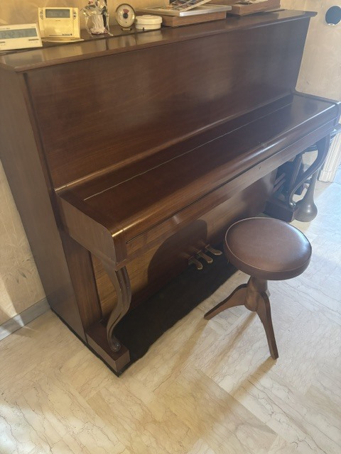 piano DROIT C Bechstein de 1971 (je confirme : piano droit et non D 280)