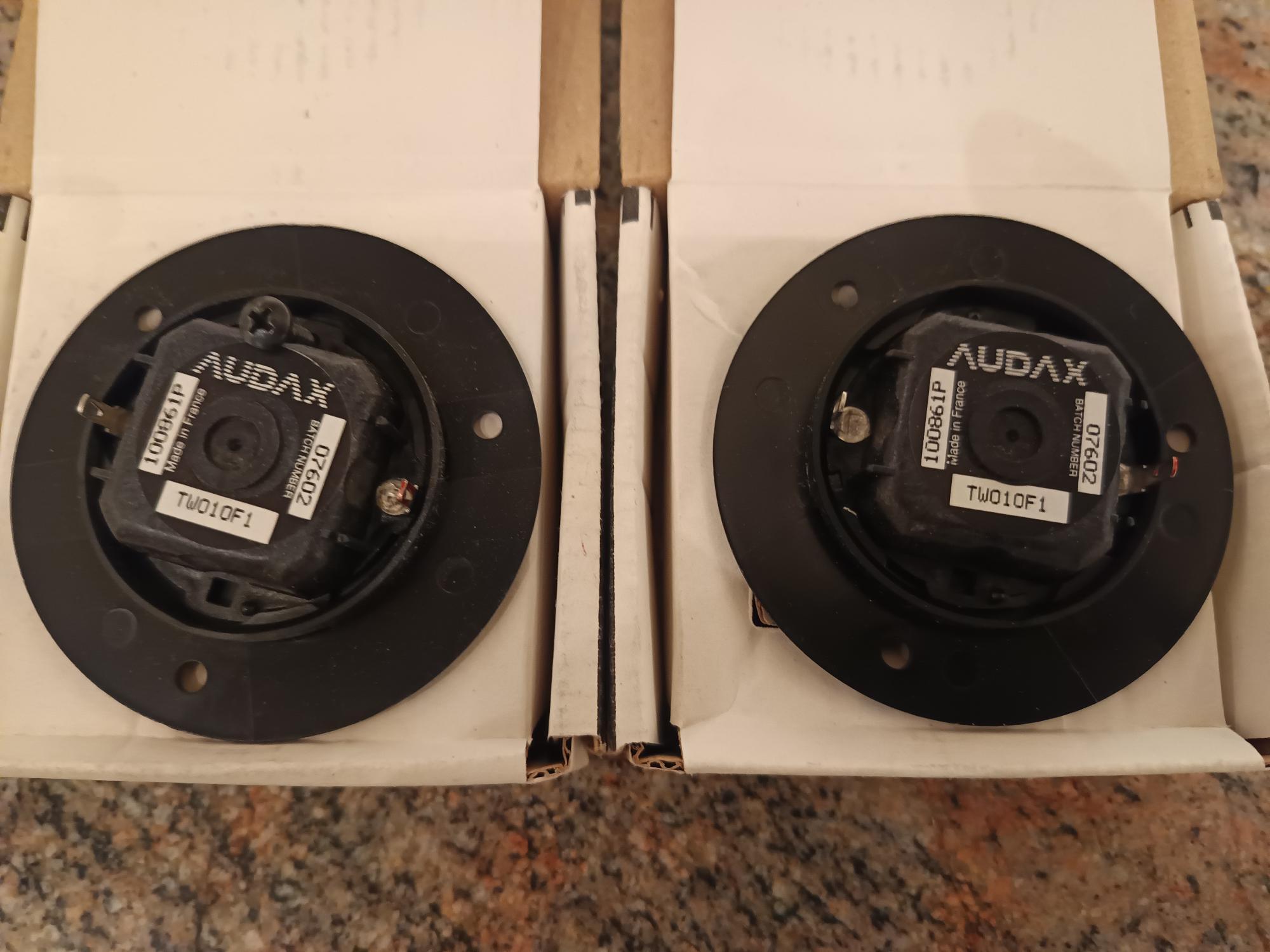 2 Tweeters Audax TW010F1