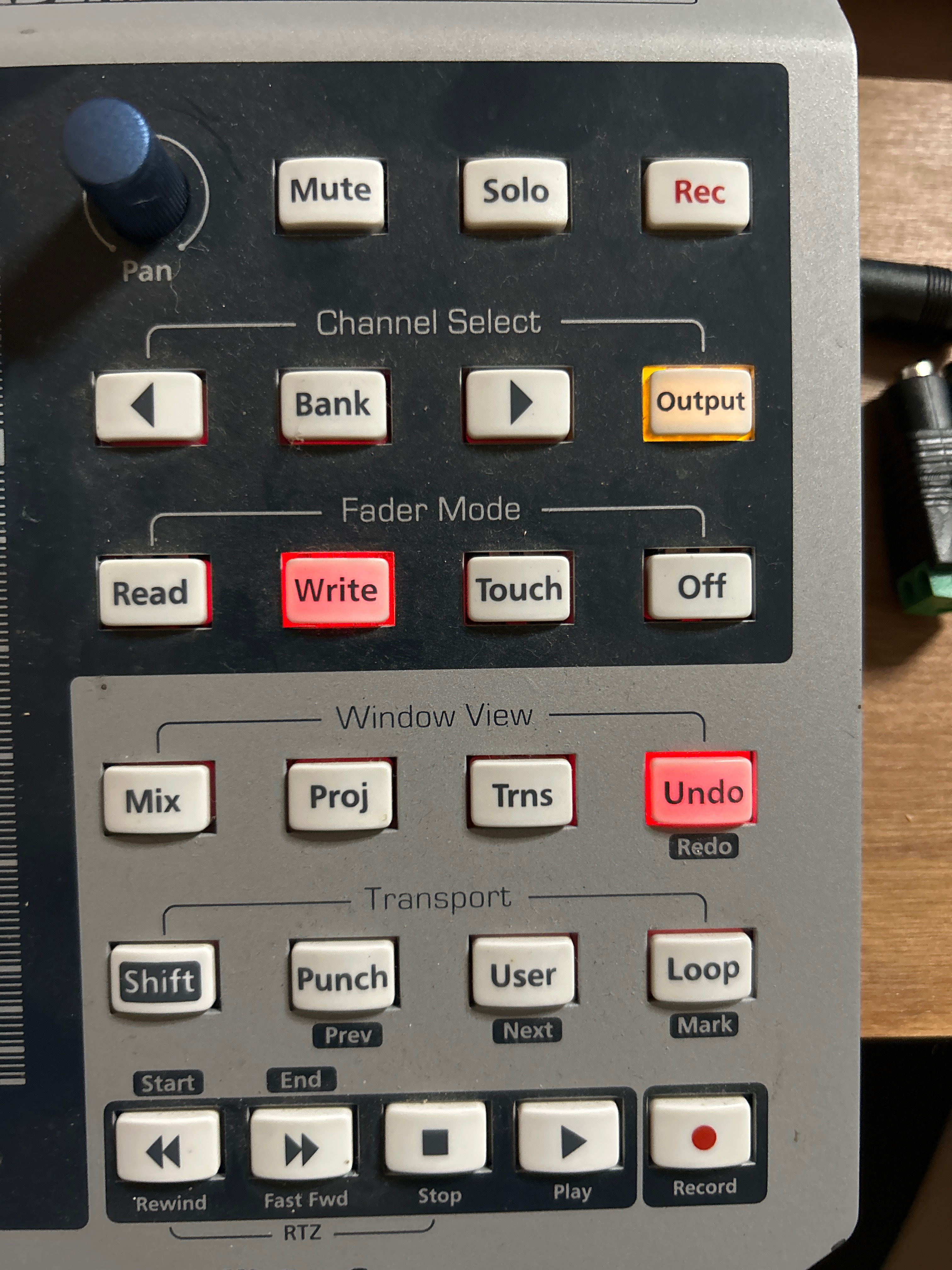 [LOT STUDIO] SSL Alpha-Link AX + Livid Alias 8 + Arturia Spark + FaderPort + Câbles Avid DB25⁠