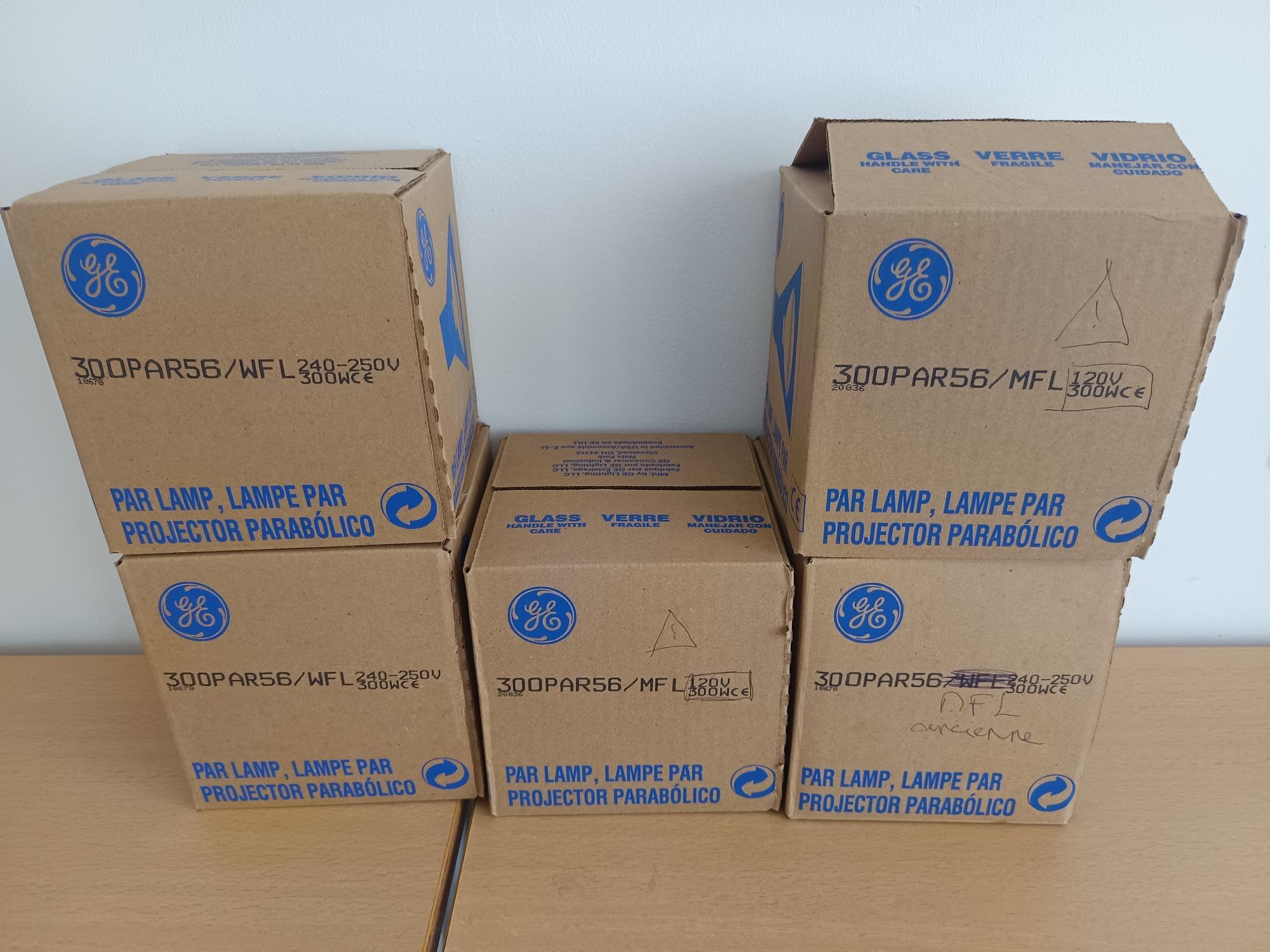 Lot de 5 lampes ACL 120V GE lighting Par 56 : 2 WFL et 3 MFL