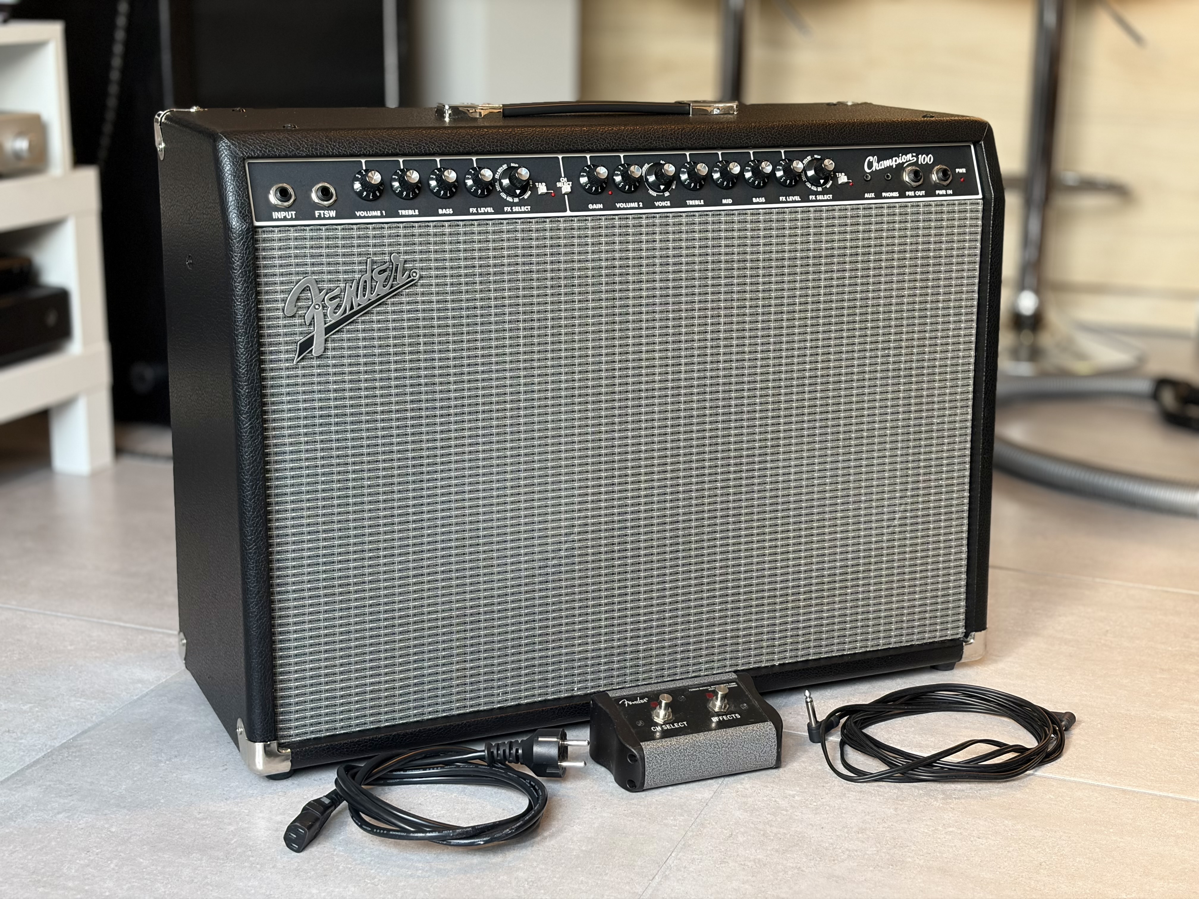 Fender Champion 100 - Upgradé Celestion V30