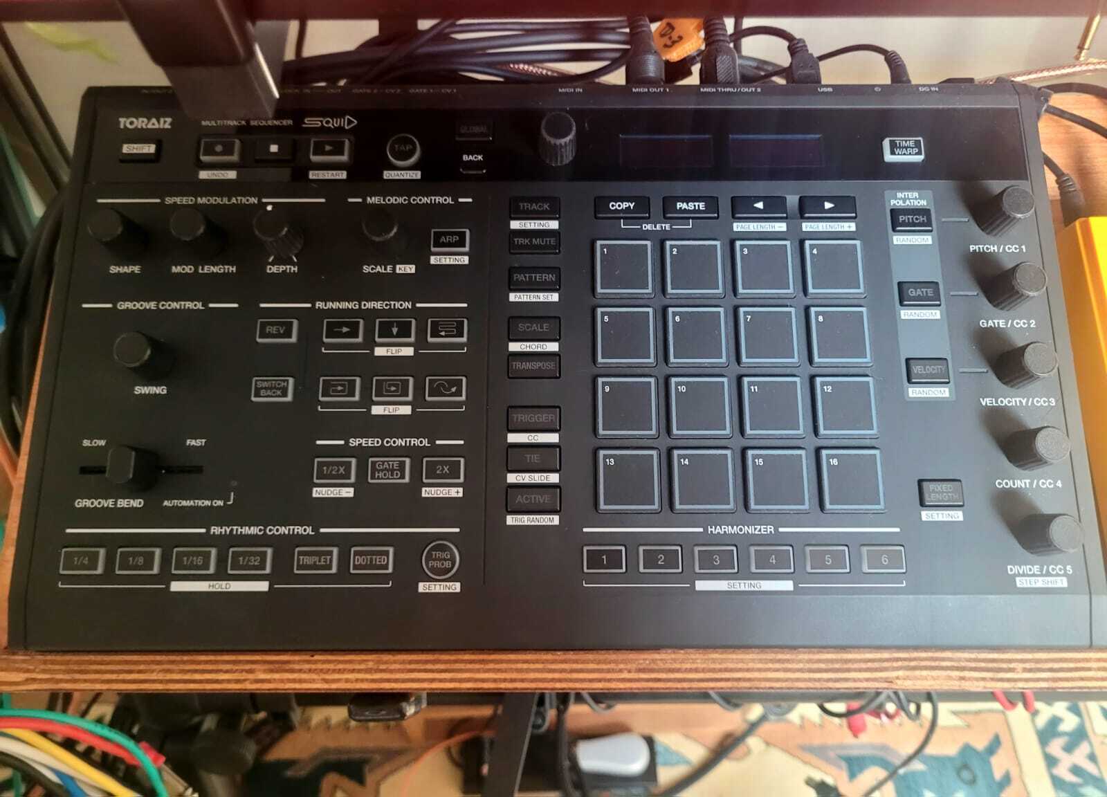 Vends Toraiz Squid comme neuf avec câbles CV/GATE