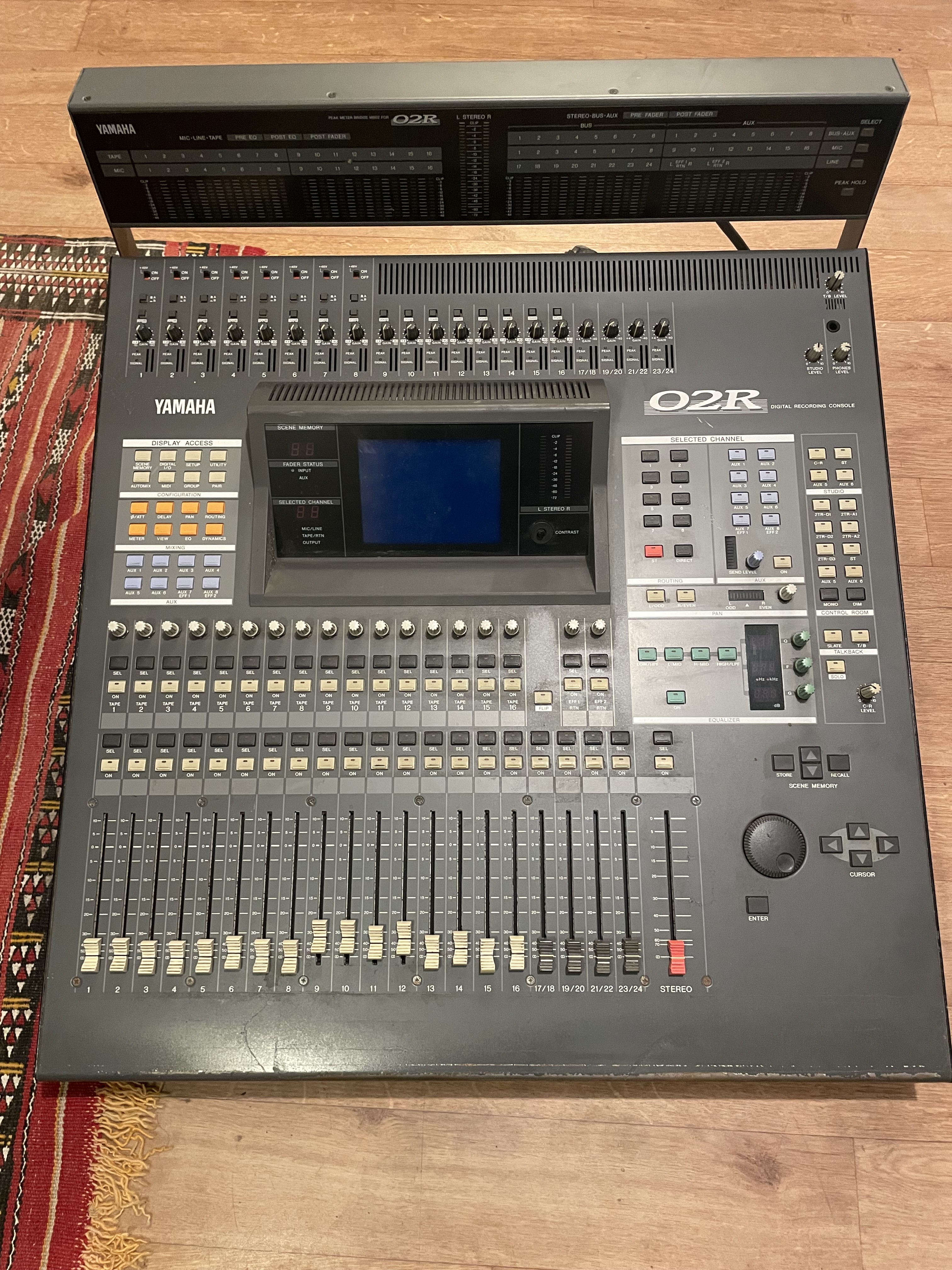 Console Yamaha 02r bargraphe et carte 8in/8out sup