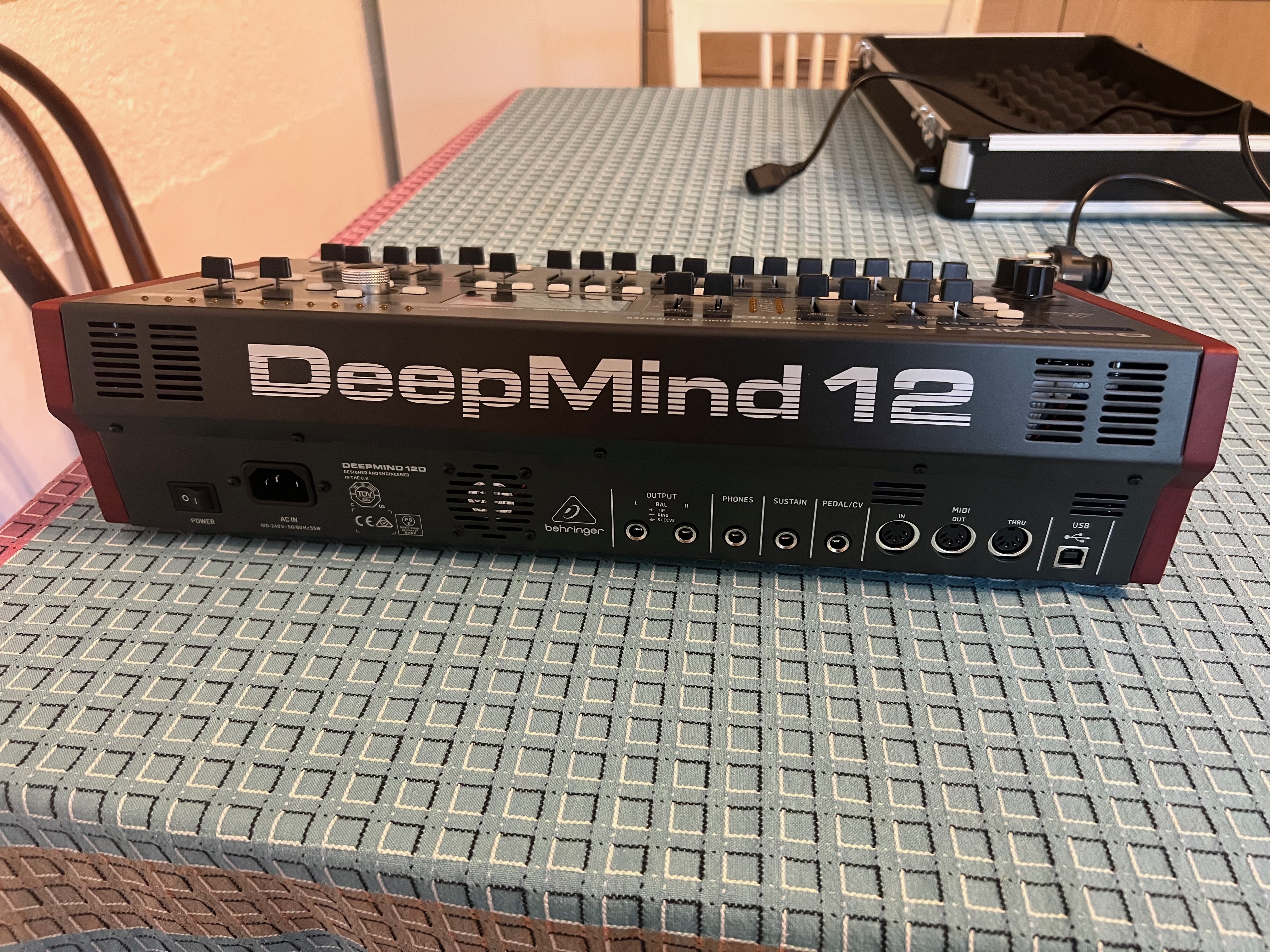 Behringer DeepMind 12D (77442)