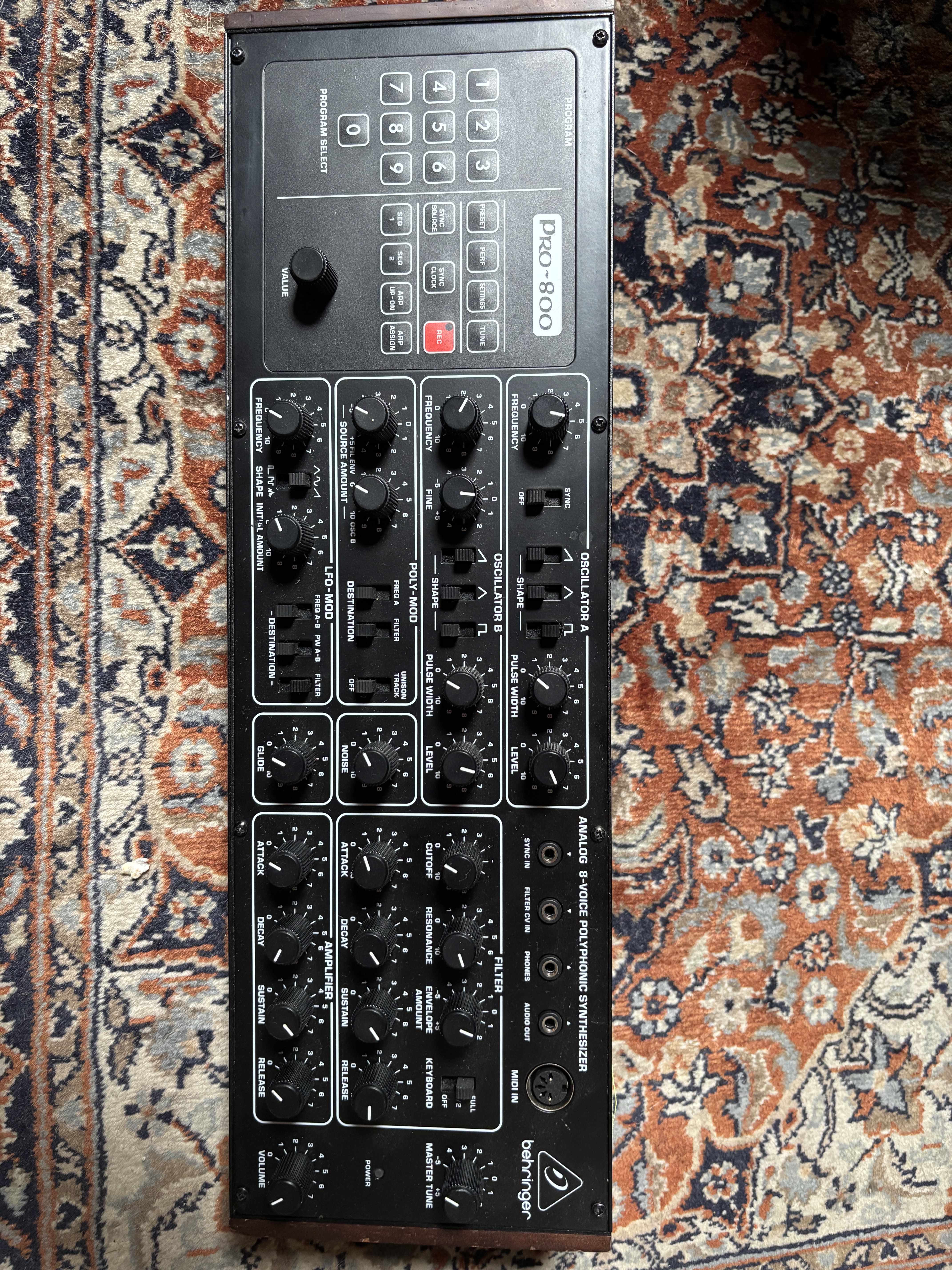 Vends Behringer Pro-800