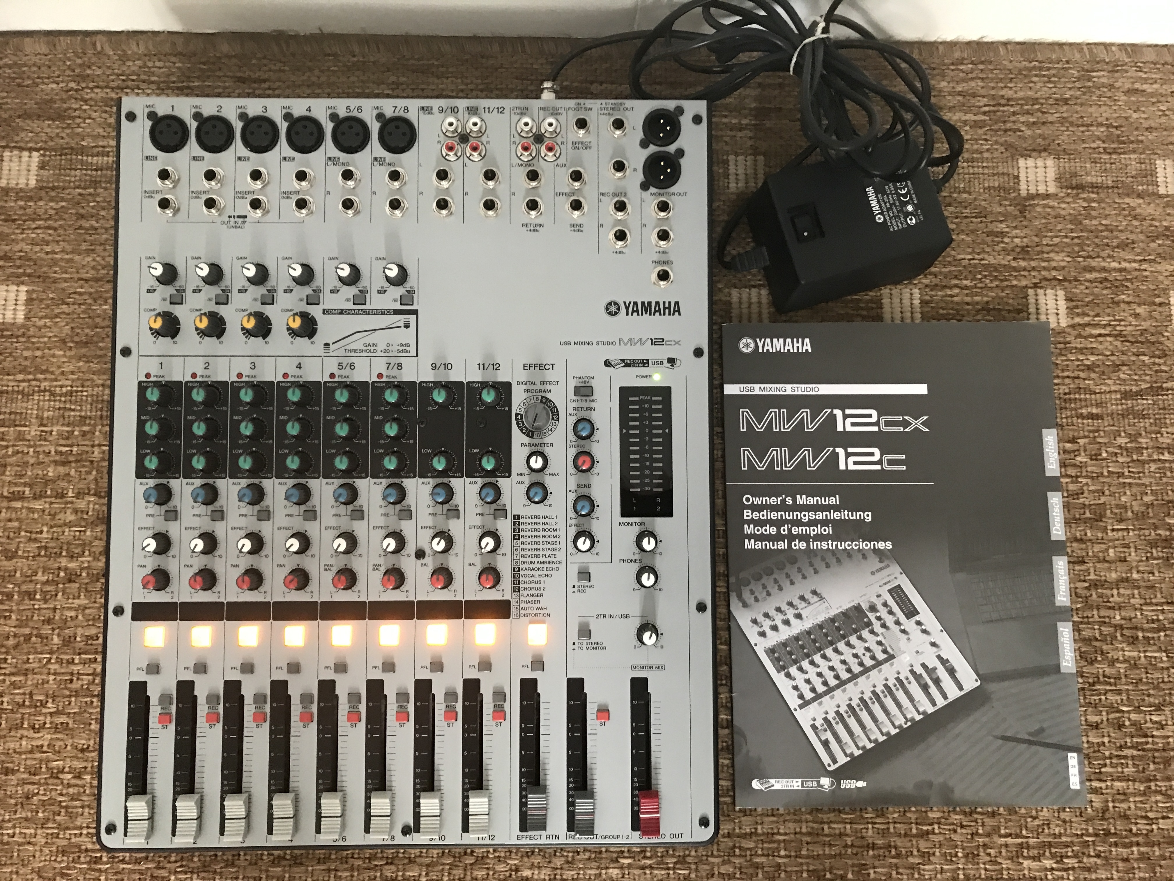 Yamaha USB mixer MW12CX TBE 12 canaux avec Manuel + Alim