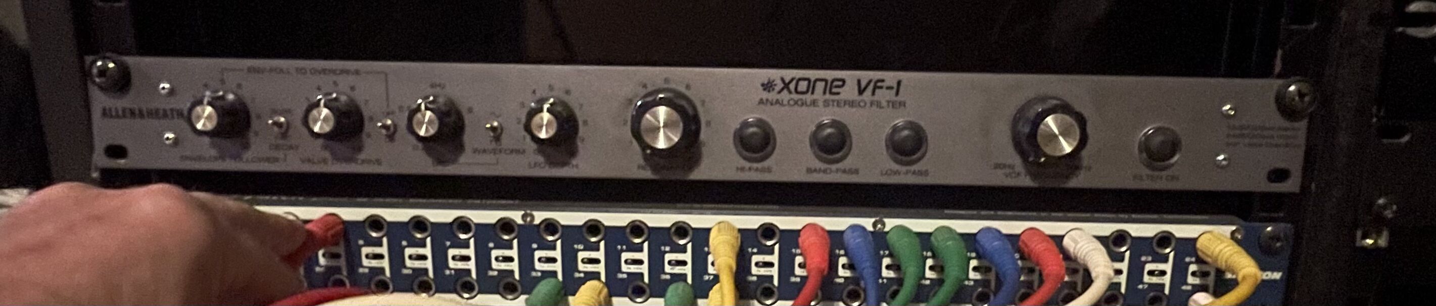 Allen & Heath Xone VF-1 — filtre stéréo analogique à lampe (rare)