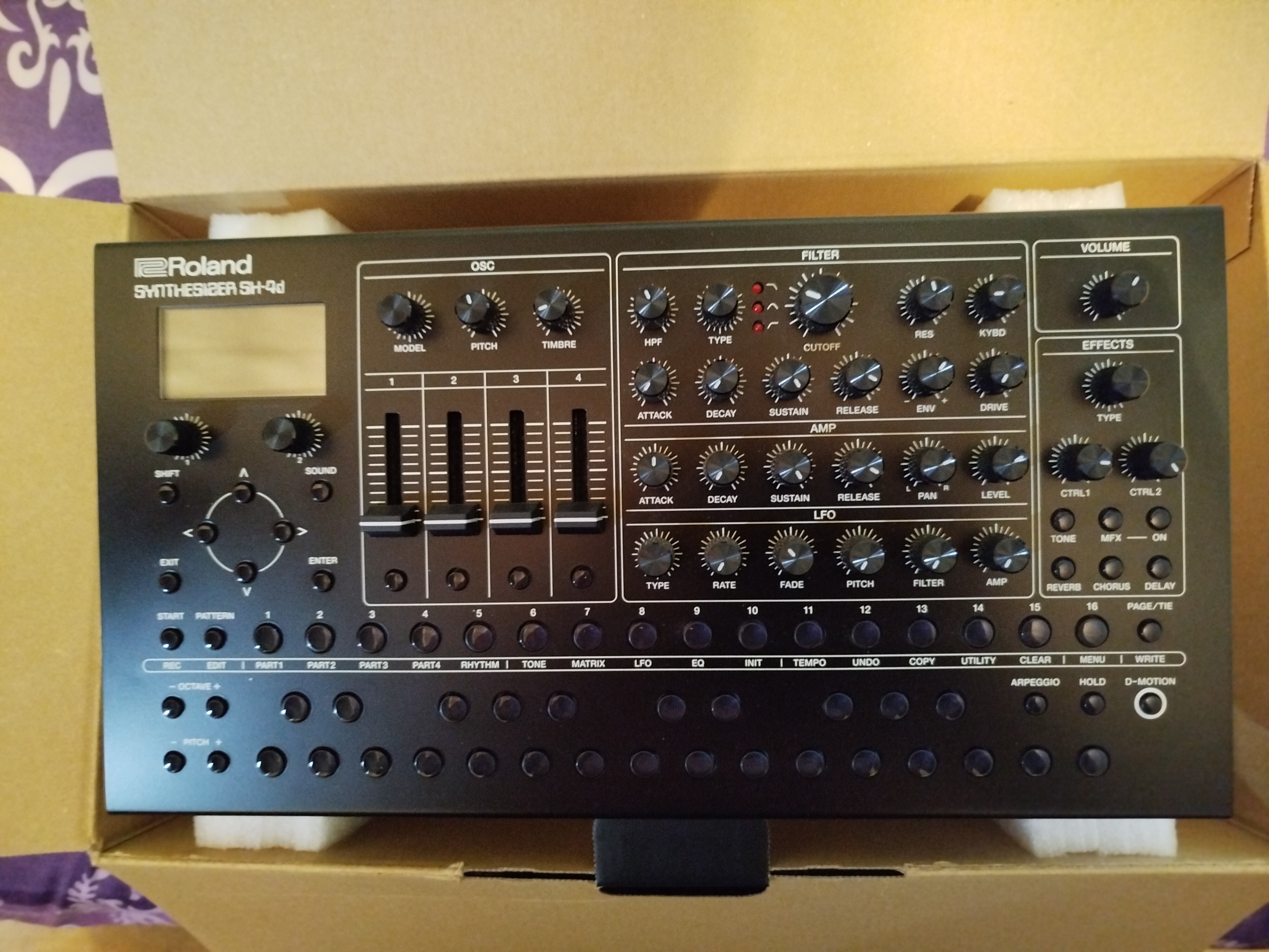 Roland Sh-4d