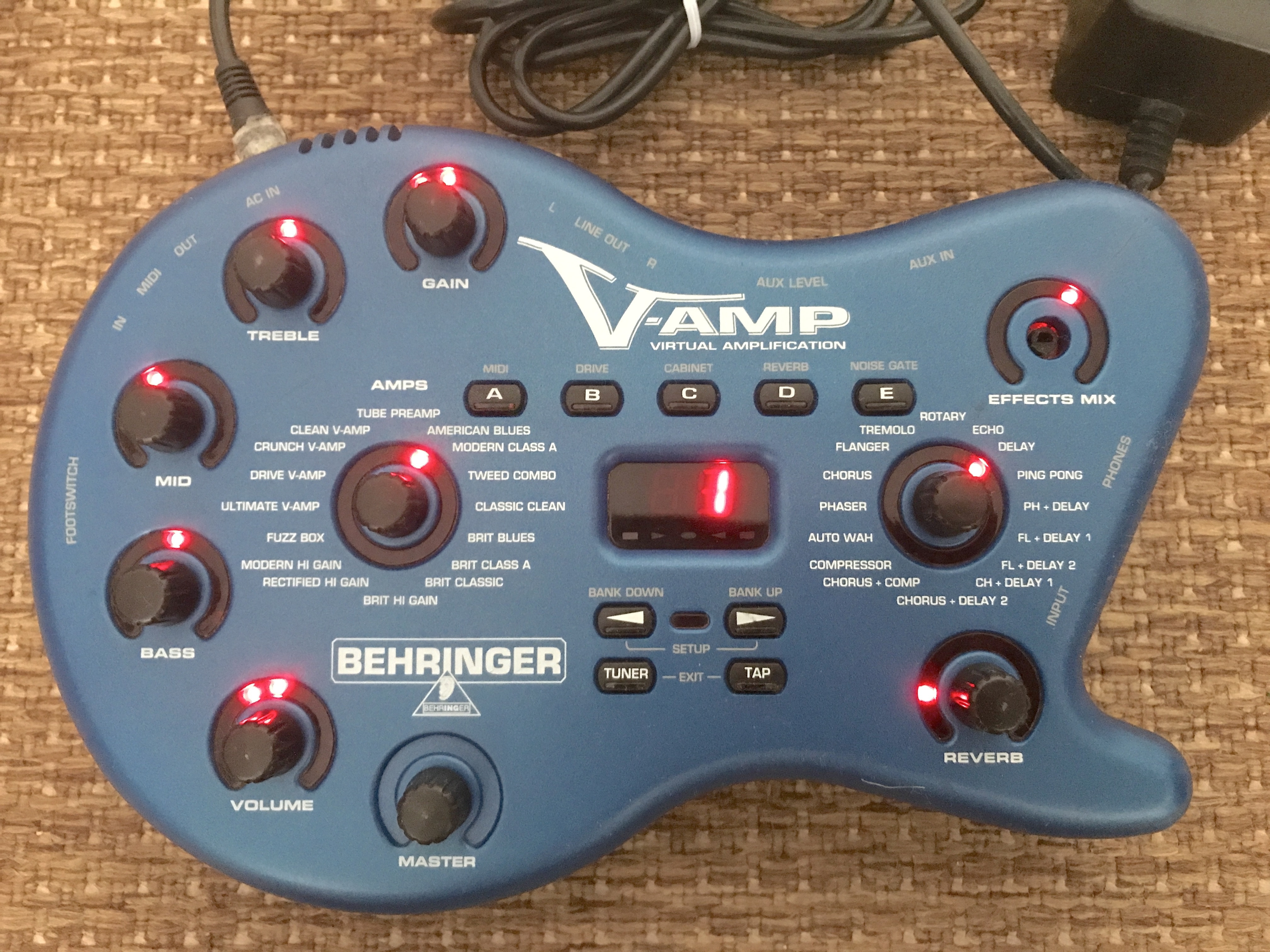 Behringer GTR V-Amp Simulateur Ampli Guitare