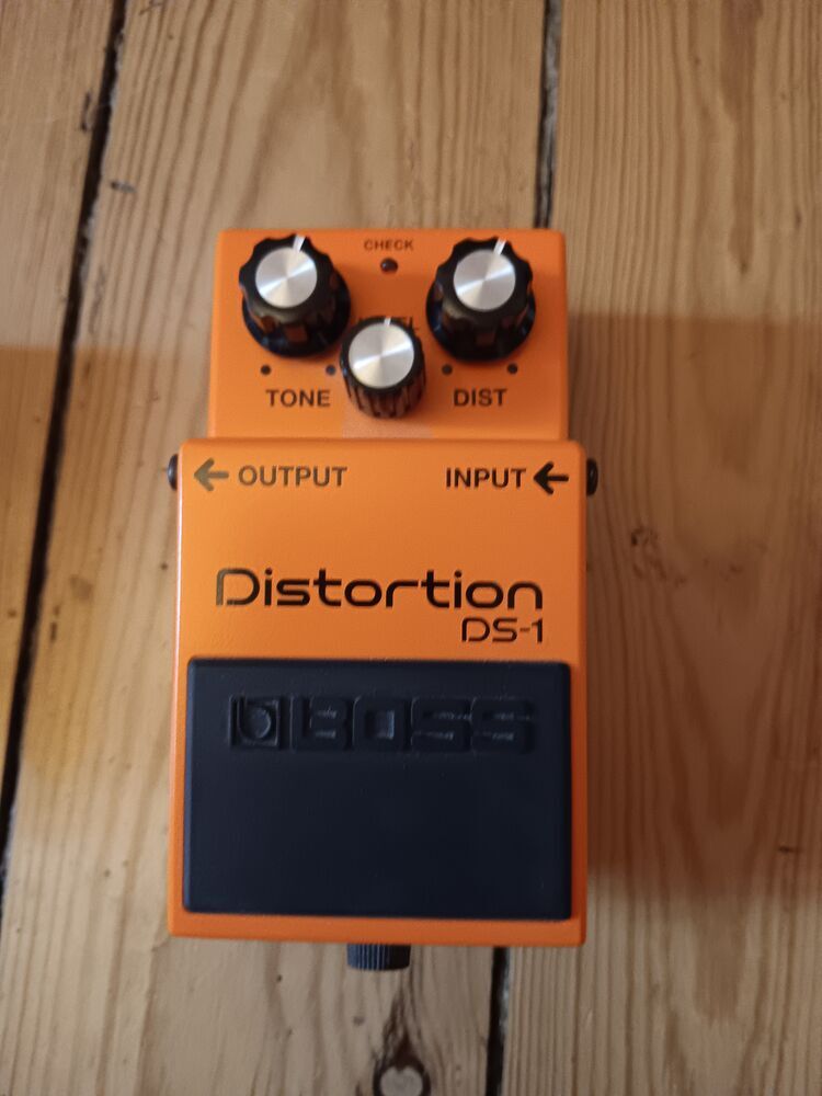 VENDS BOSS DS-1