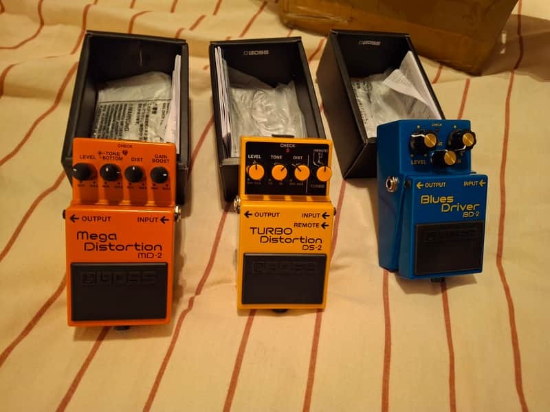 Boss BD-2 Blues Driver+ Boss DS-2 Turbo Disto+ Boss MD-2 mega disto