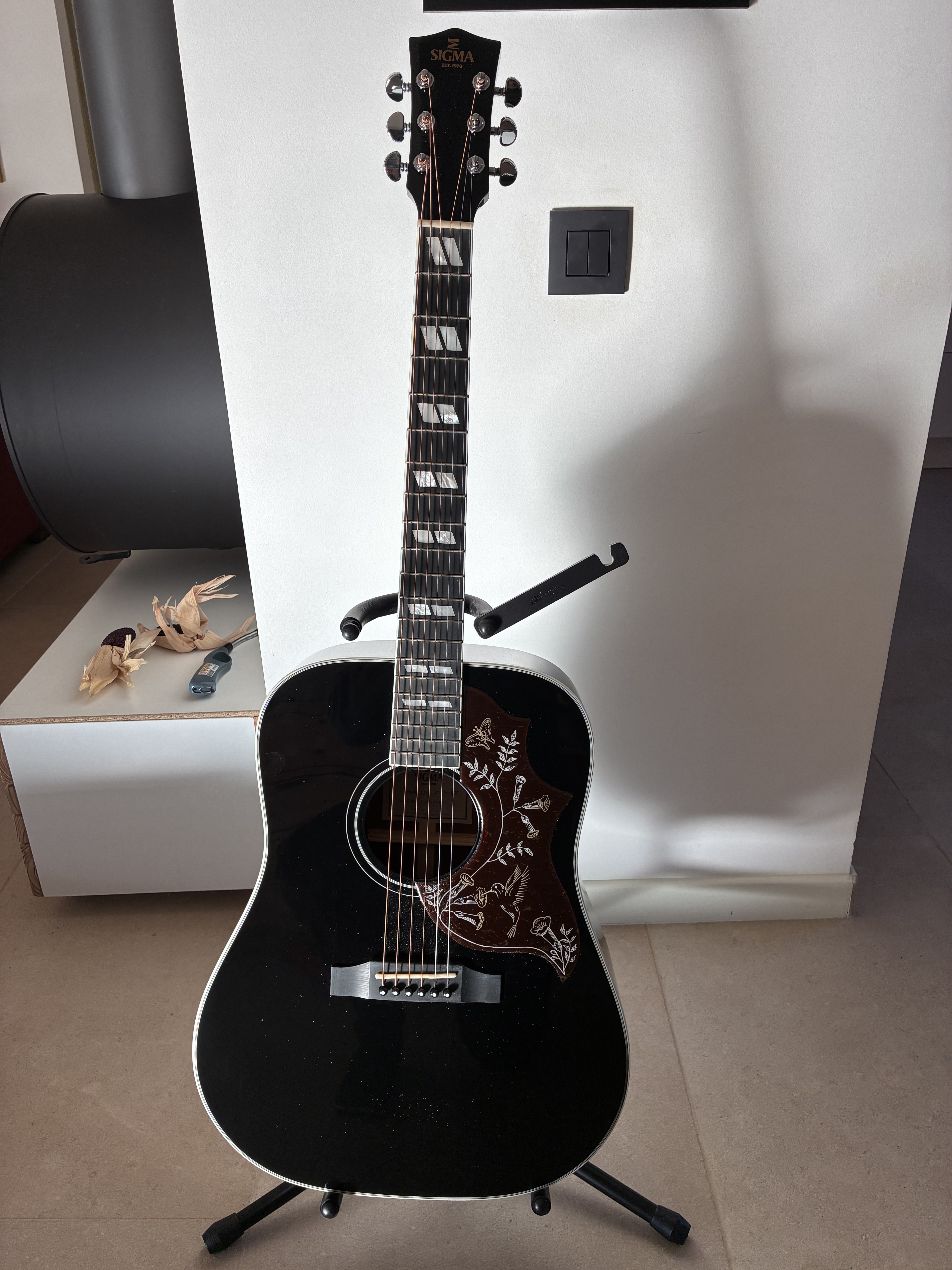Vends guitare électroacoustique Sigma SG5 noire