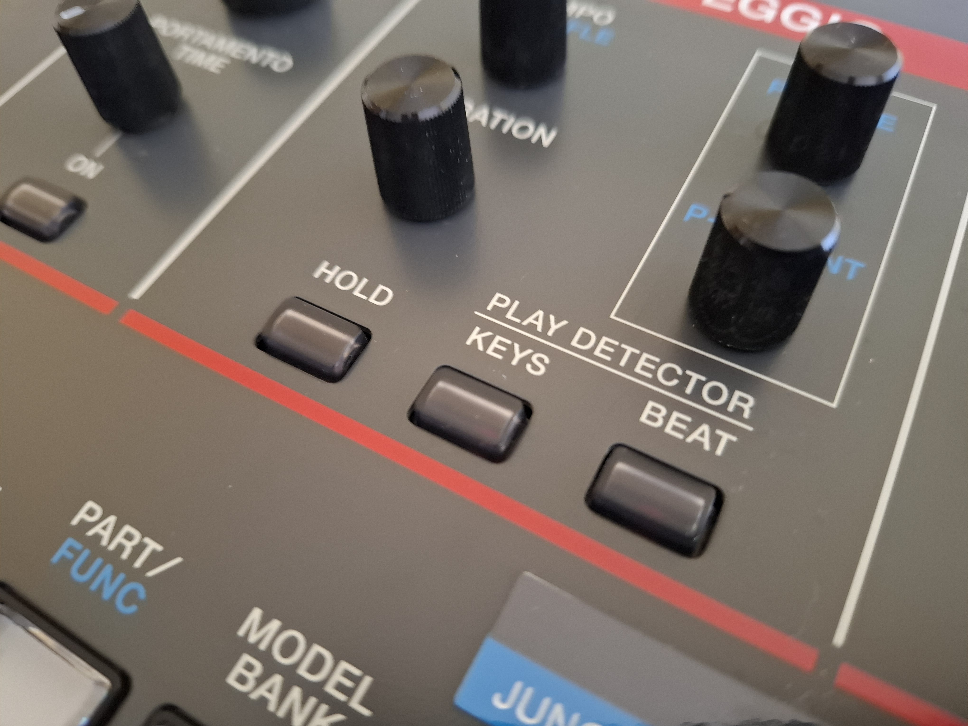 Vends JUNO X ROLAND
