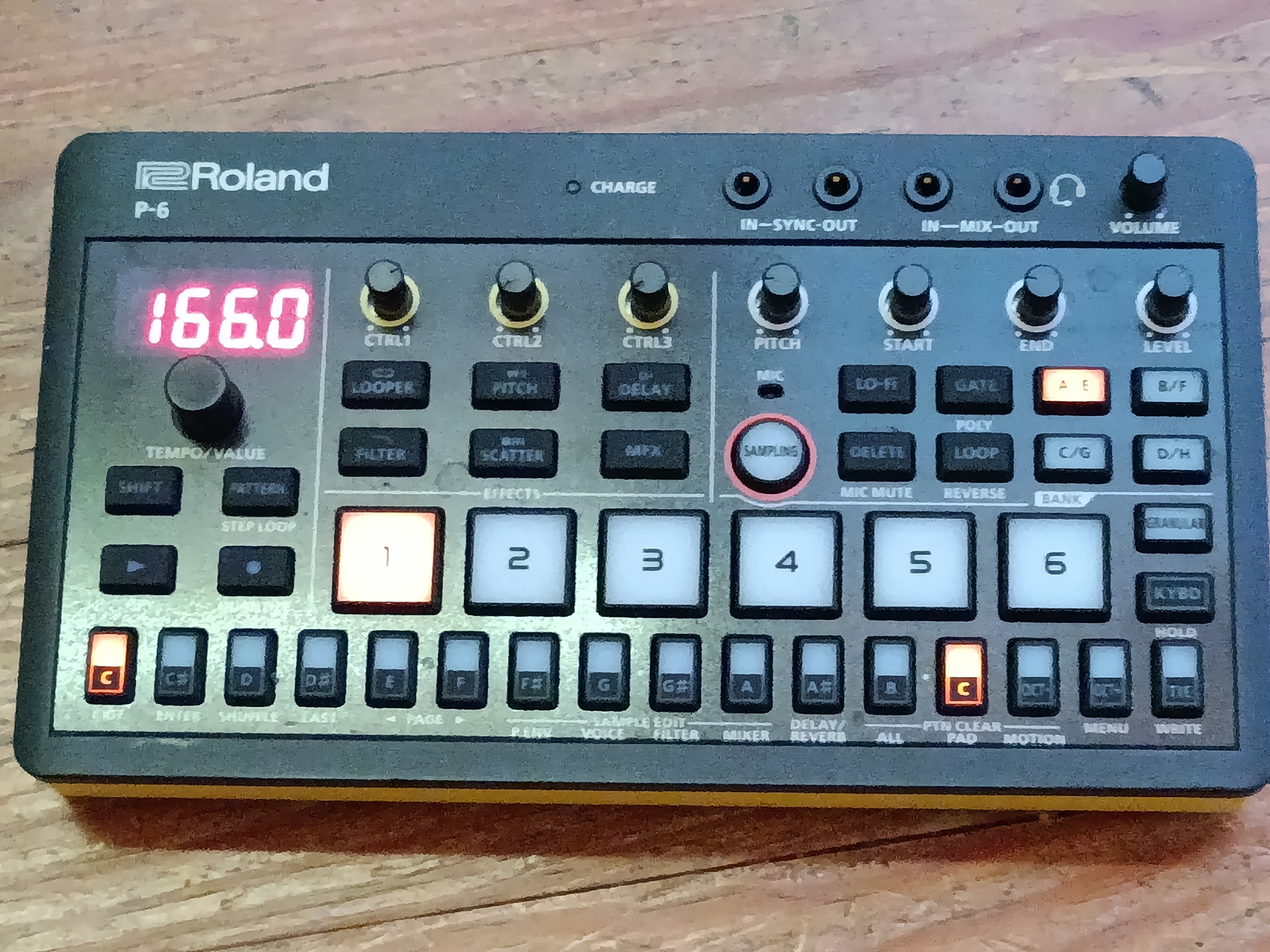 Vends Roland P6
