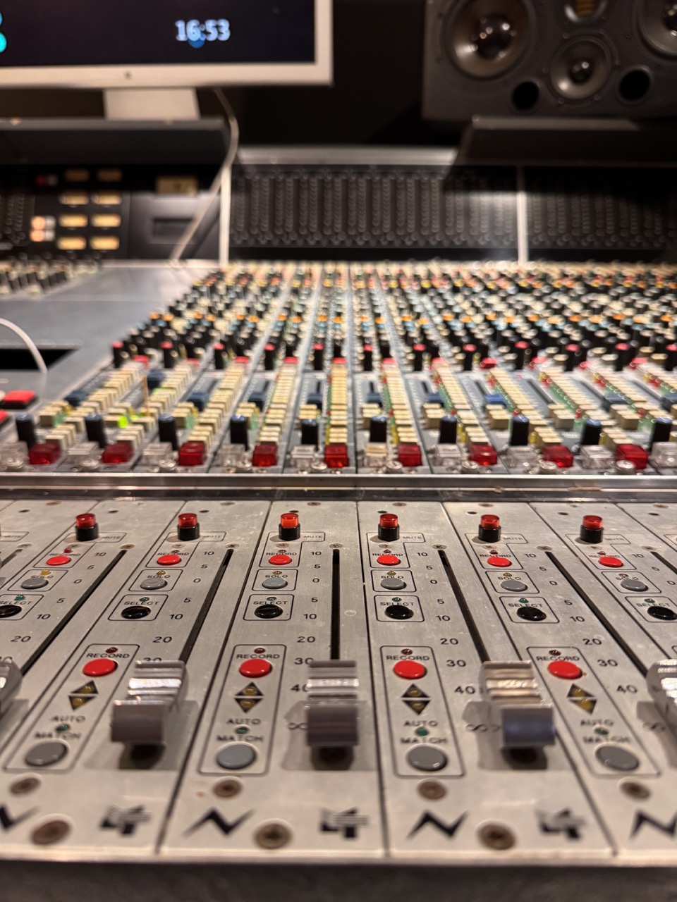 Console Neve VR 0893 Large